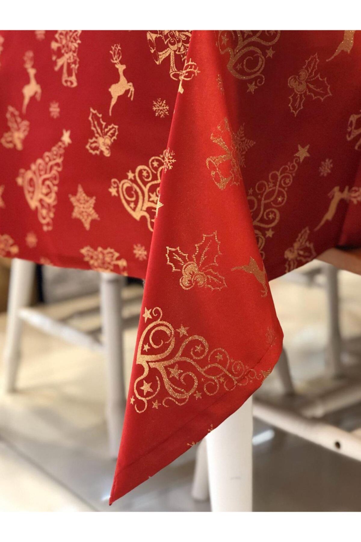 ÇIRPAN EV-Red Gold Snowflake Pattern Tablecloth 1