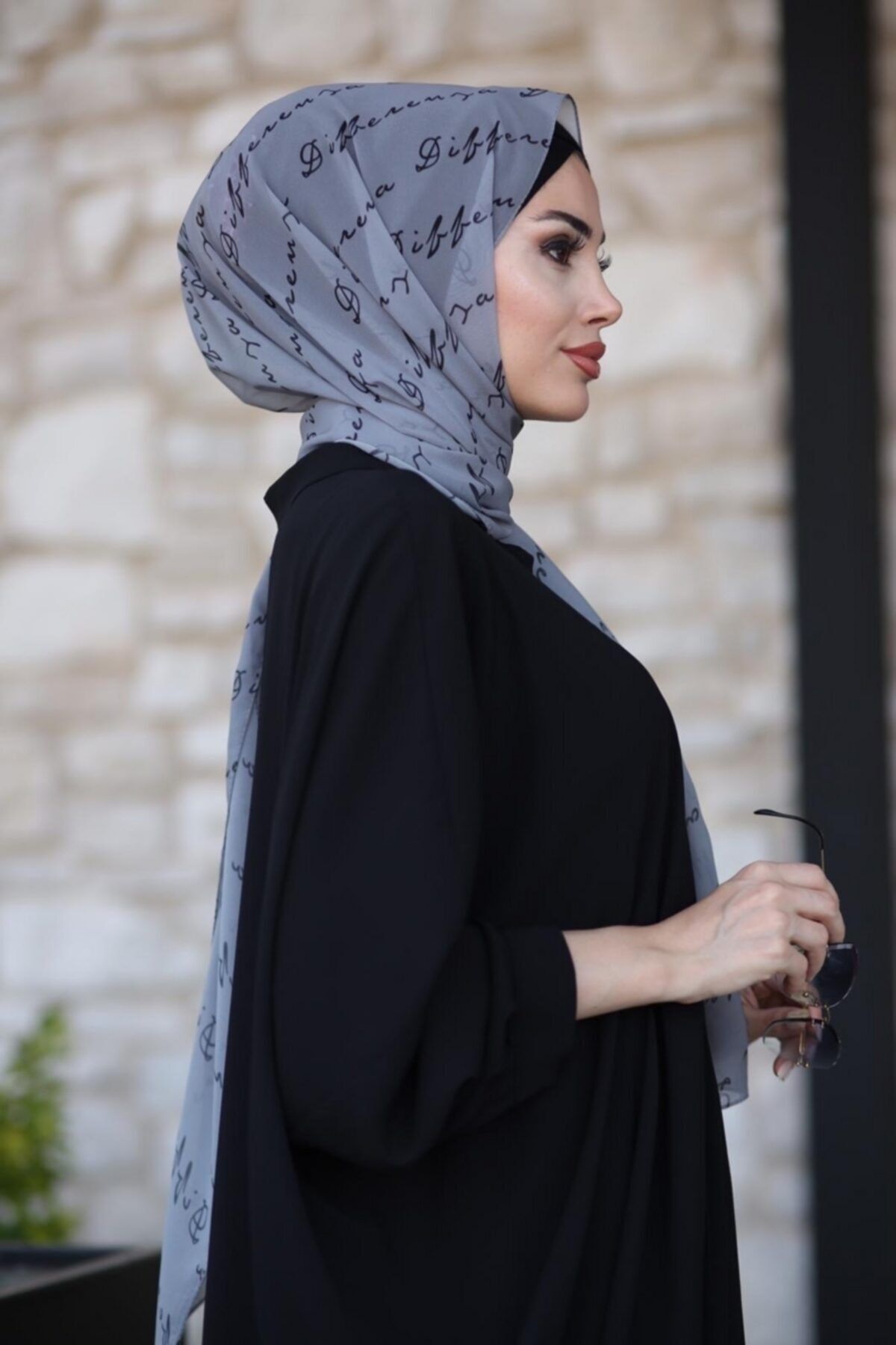 Differenza-Smoked Logo Shawl 2