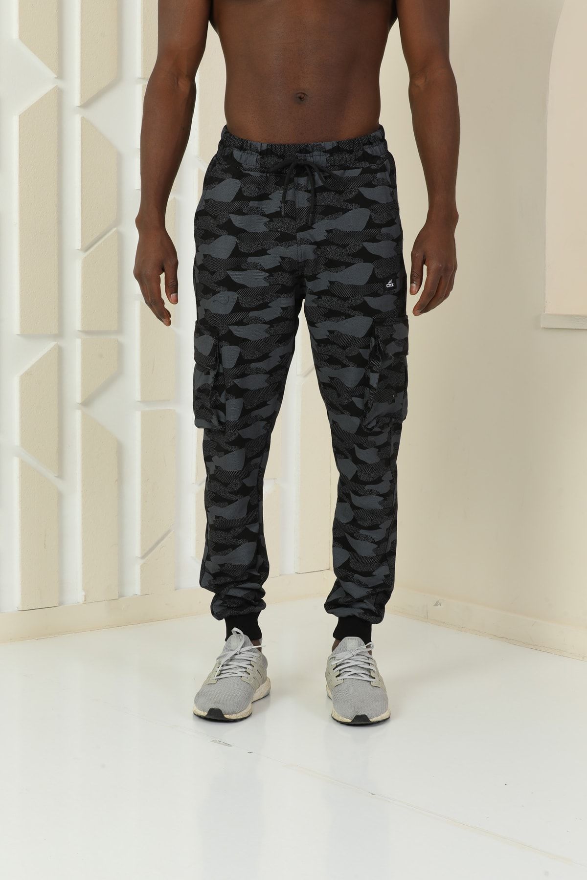 ZEYMERADE Men s Black Camouflage Pattern Sweatpants Trendyol