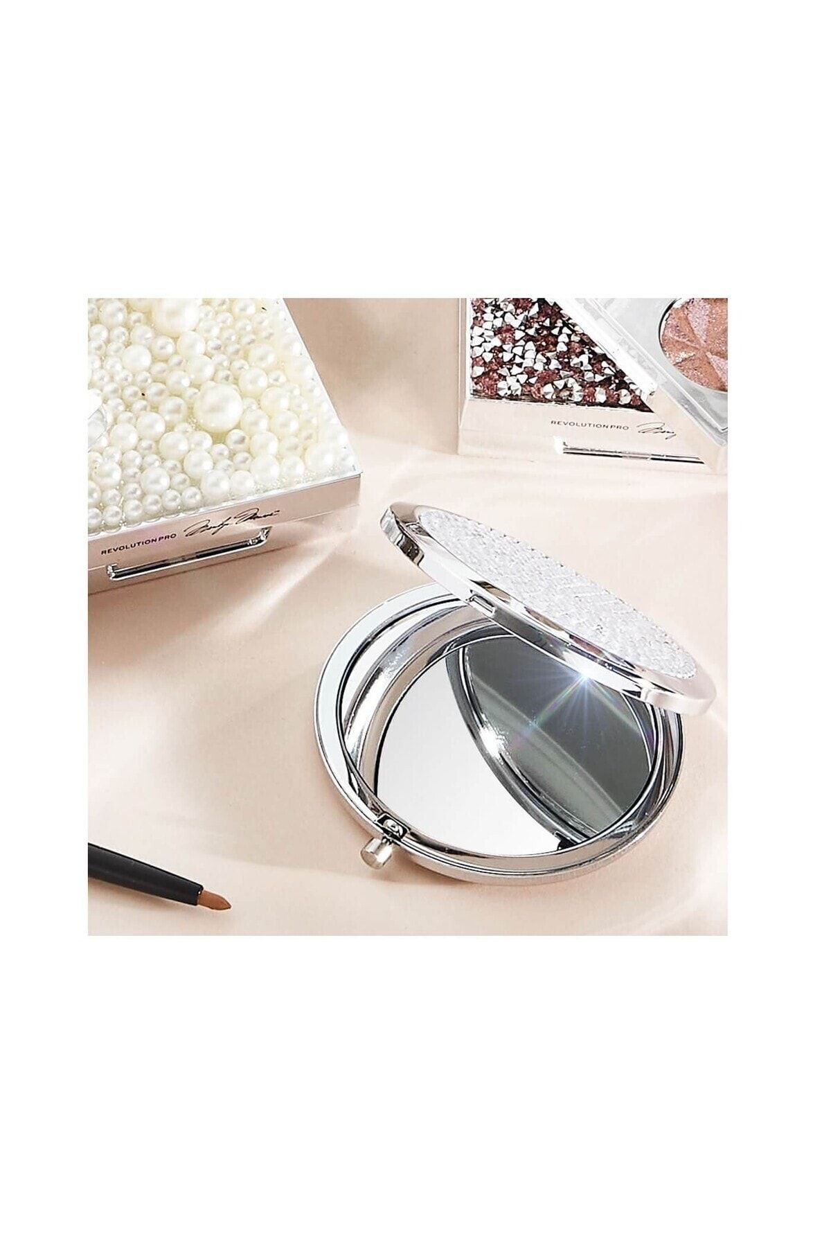 Revolution Pro-Marilyn Monroe Makeup Mirror 1 Piece 7