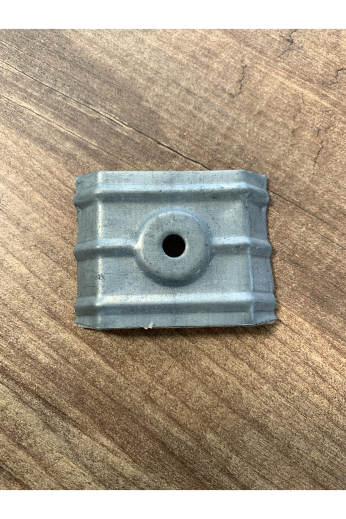 Genel Markalar 20*40 Galvaniz Çatı Semeri (trapez Sac) Kutu: 100 Adet