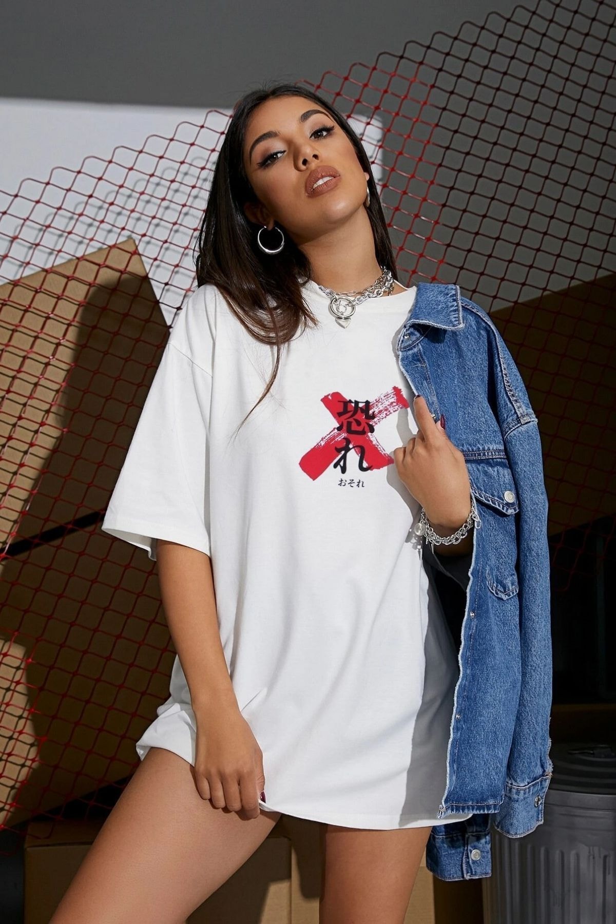 Kadın Beyaz Osaka Dragon Japonca Baskılı Oversize Salaş T-shirt