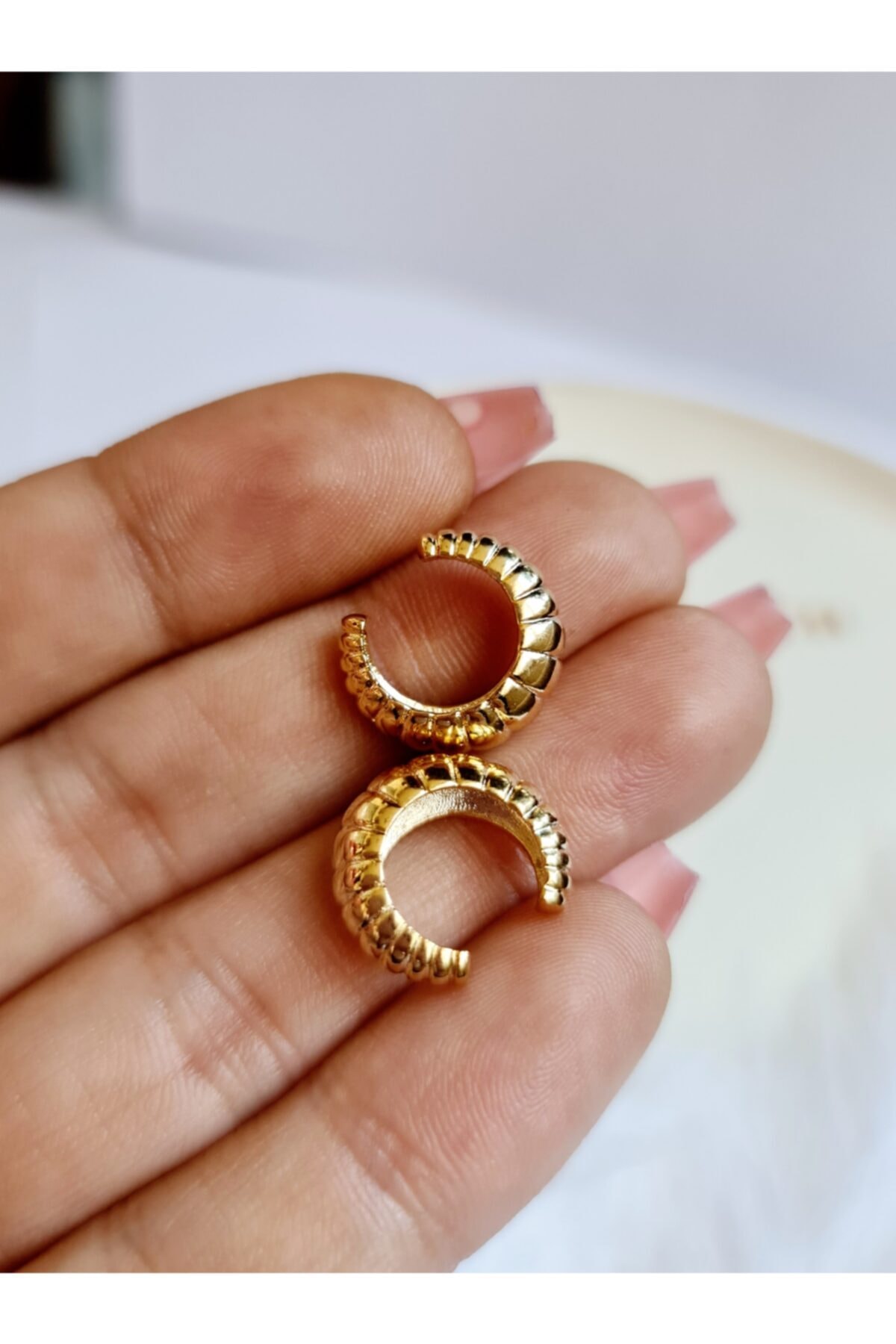 24k Altın Kaplama İki Adet Kıkırdak Küpe