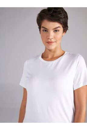 Kadın Beyaz Yuvarlak Yaka Kısa Kol T-shirt 00002 B00002