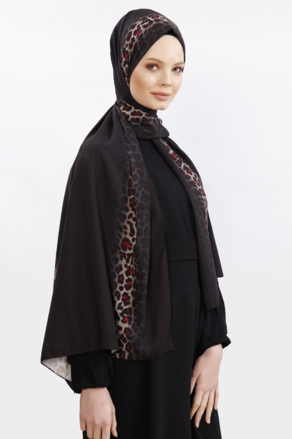 Differenza-Gradient Leopard Shawl - Black 2