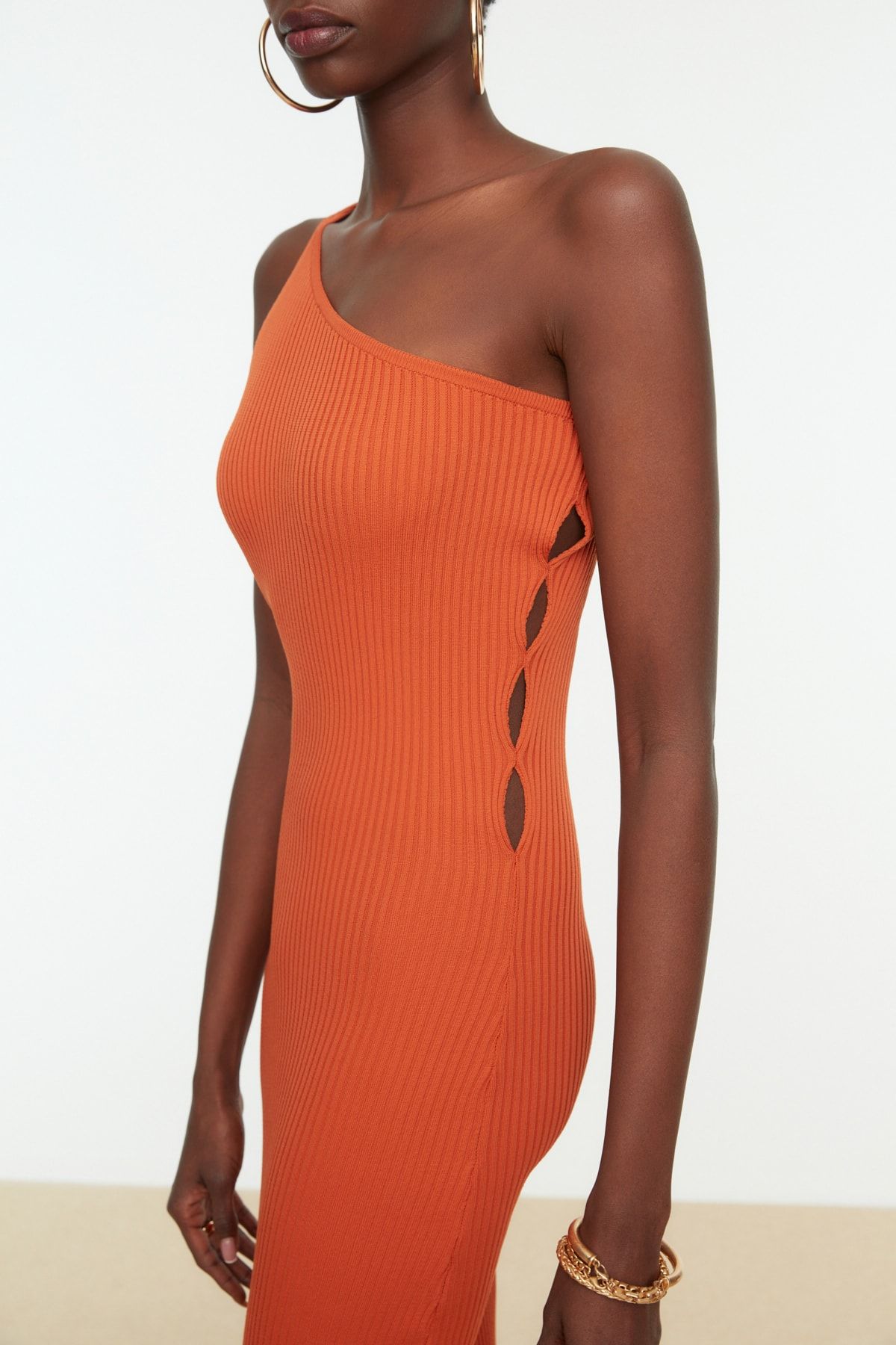 Trendyol Collection-Elegantes Abendkleid aus gefliestem Dekolleté-Strickstoff TPRSS22EL0485 2