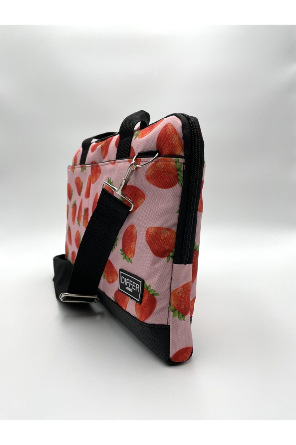 Differ Studio-13.3'' & 14'' Inch Strawberry Pattern Laptop/Macbook/notebook/computer/briefcase 4