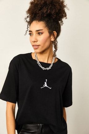 Kadın Siyah Önü Baskılı Oversize Basic T-Shirt 2KZK1-12343-02