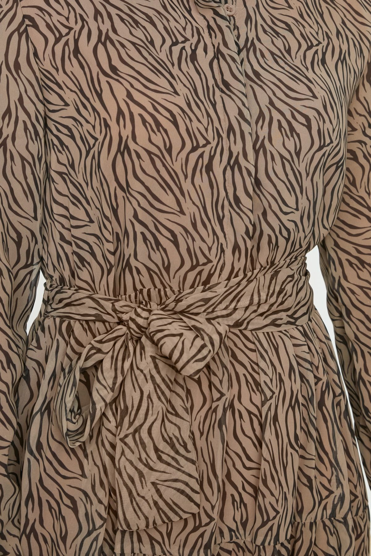 Trendyol Modest Camel Desenli Kuşak Detaylı Astarlı Şifon Dokuma Elbise TCTSS21EL3346 PN10458