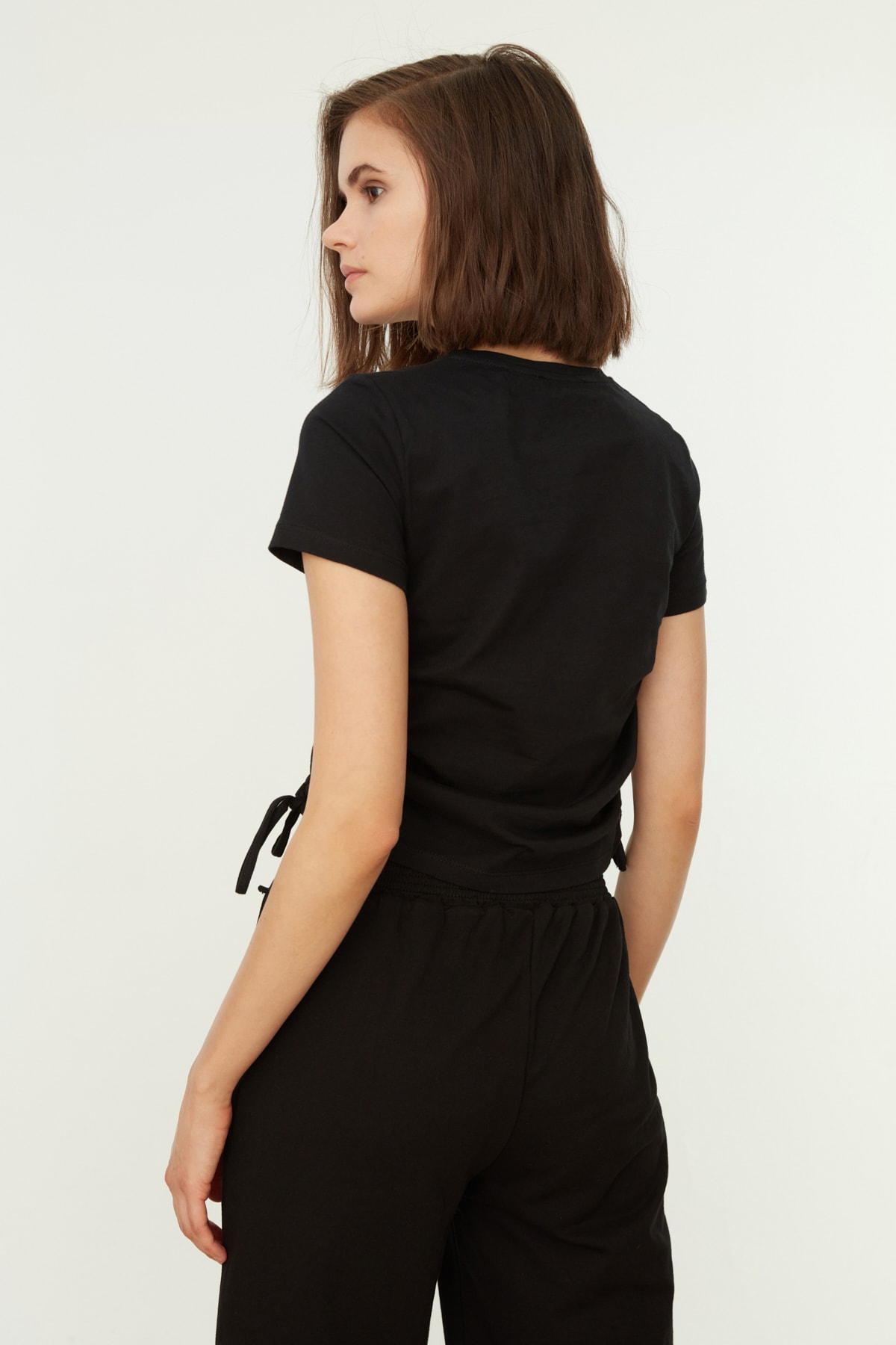 Trendyolmilla  Siyah 100% Pamuk Büzgü Detaylı Basic Bisiklet Yaka Örme T-Shirt TWOSS21TS0131 - Görsel 6