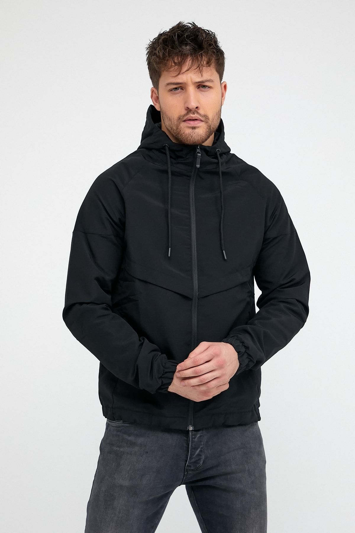çerme Erkek Slim Fit Siyah Su Ve Rüzgar Geçirmez Mevsimlik Mont IB10057