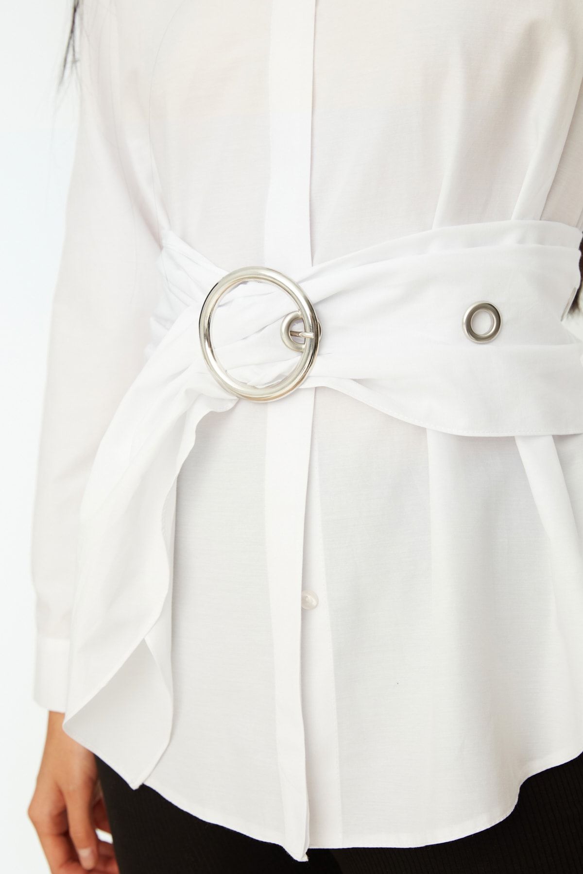 Trendyol Collection-Λευκή πόρπη ζώνης Λεπτομερές βαμβακερό πουκάμισο TWOAW20GO0099 4
