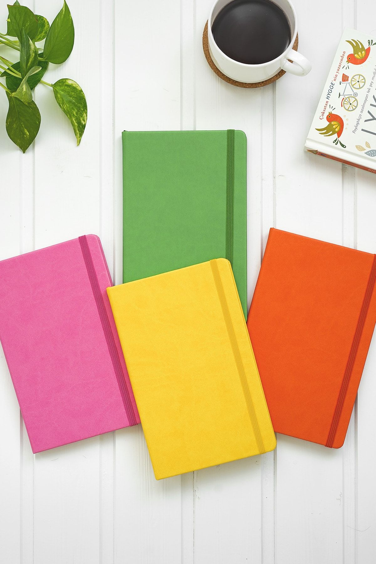 Matt Notebook-دفتر ملاحظات مطاطي مبطن باللون الأصفر مقاس 13 × 21 2