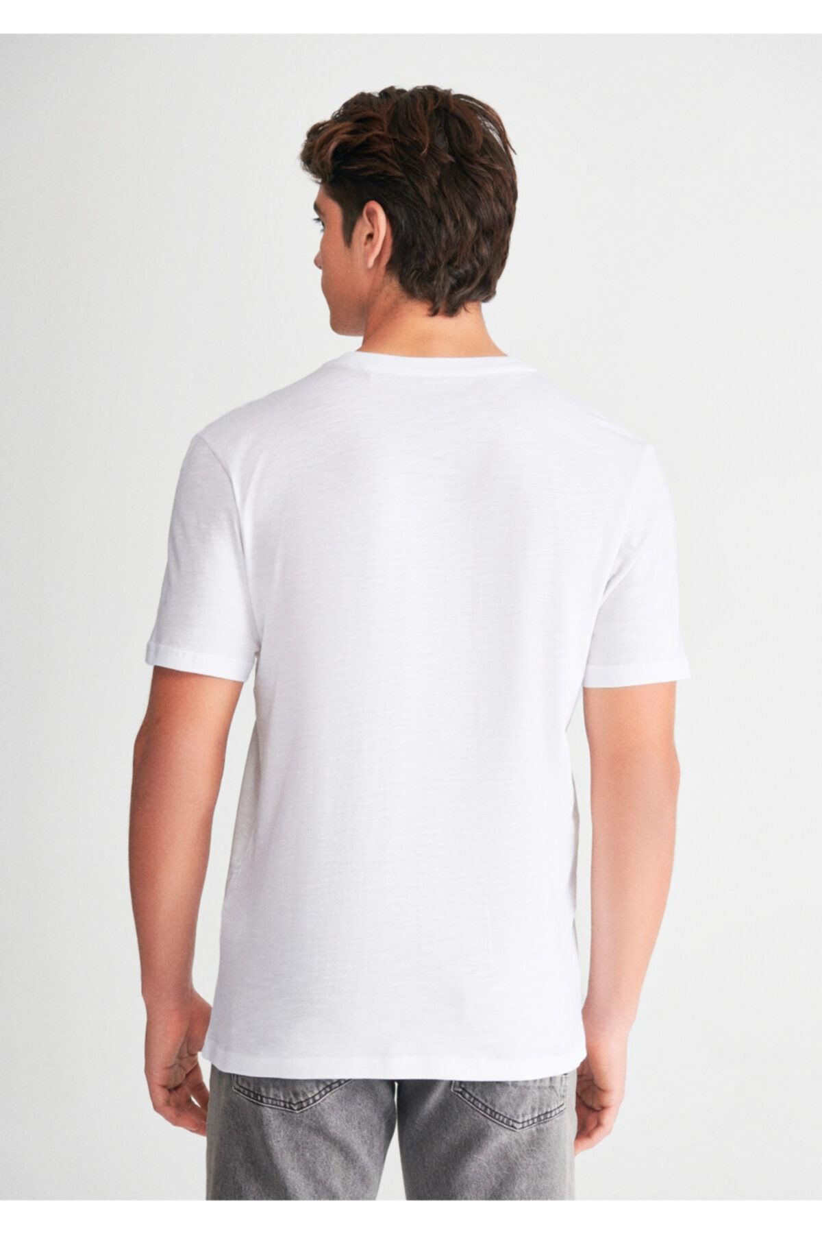 Mavi تی شرت سفید چاپ شده مناسب / برش معمولی 0610319-620