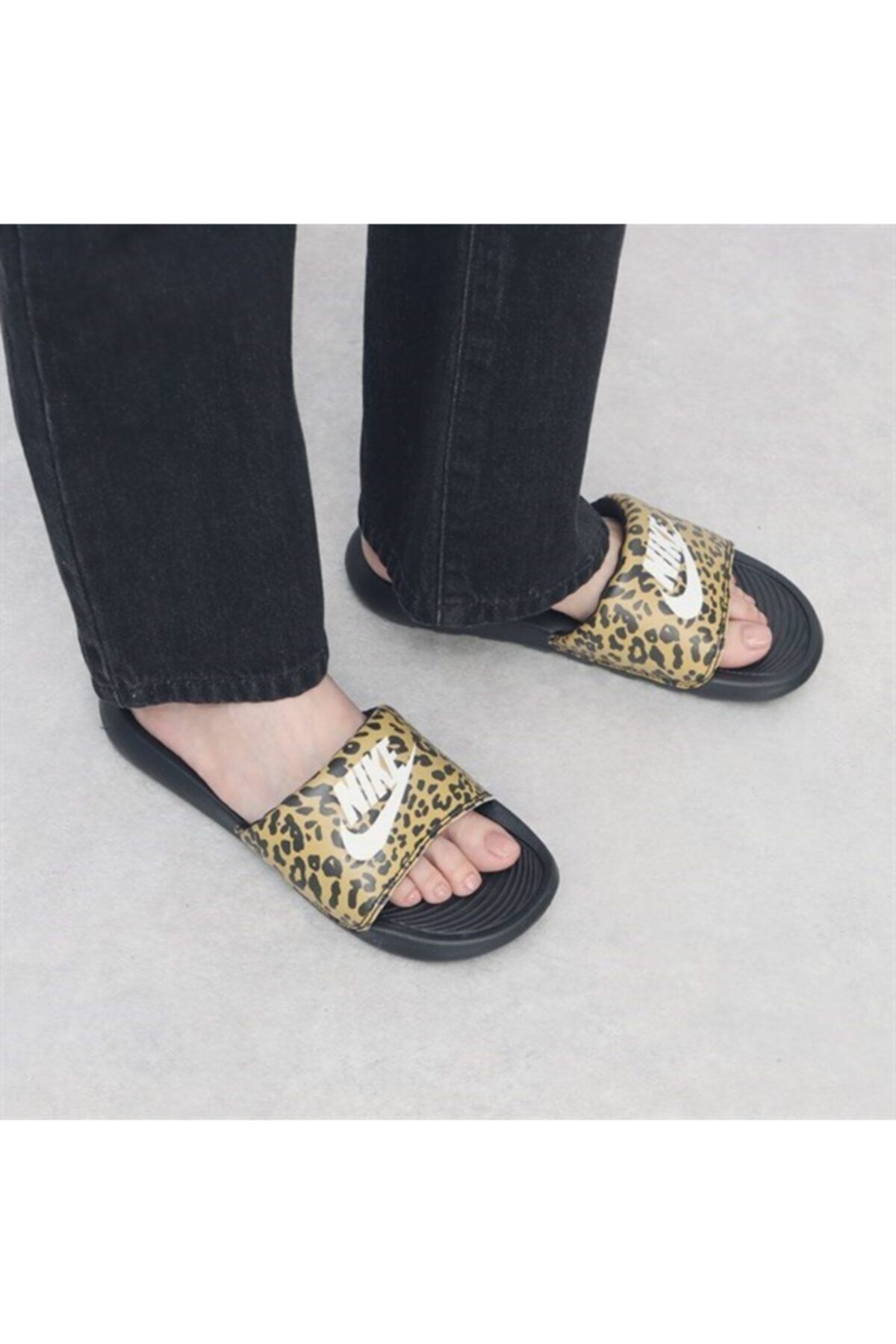 Mules hot sale nike benassi