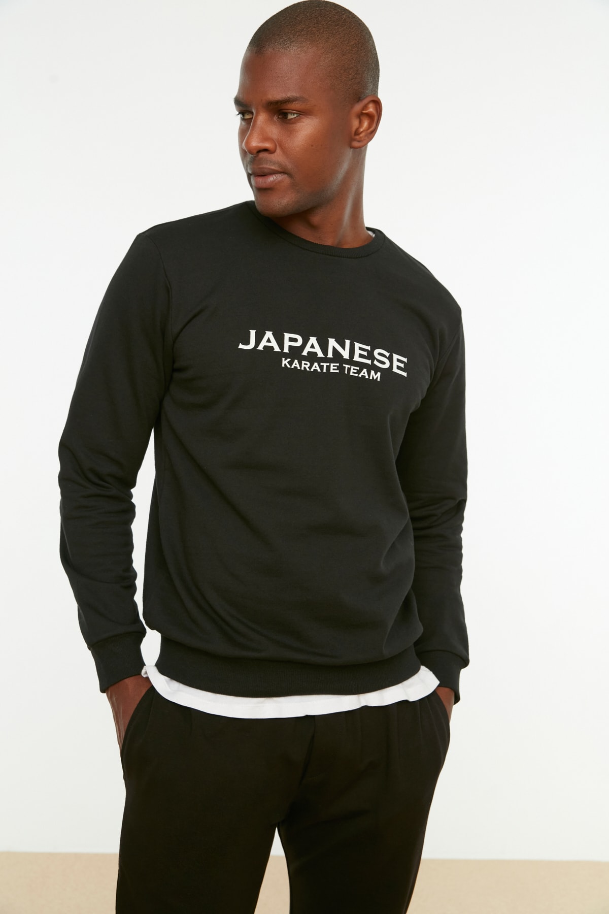 Trendyol Collection Sweatshirt Schwarz Regular Fit Fast ausverkauft