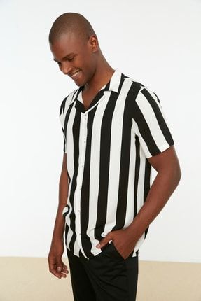 Siyah Erkek Regular Fit Apaş Yaka Kısa Kol Dökümlü Gömlek TMNSS20GO0578
