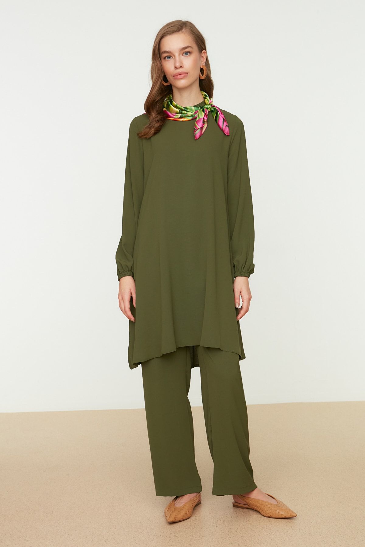 Trendyol Modest-طقم منسوج بأكمام كاكي مرنة وواسعة الساق من Aerobin - بنطلون TCTSS22US0023 6