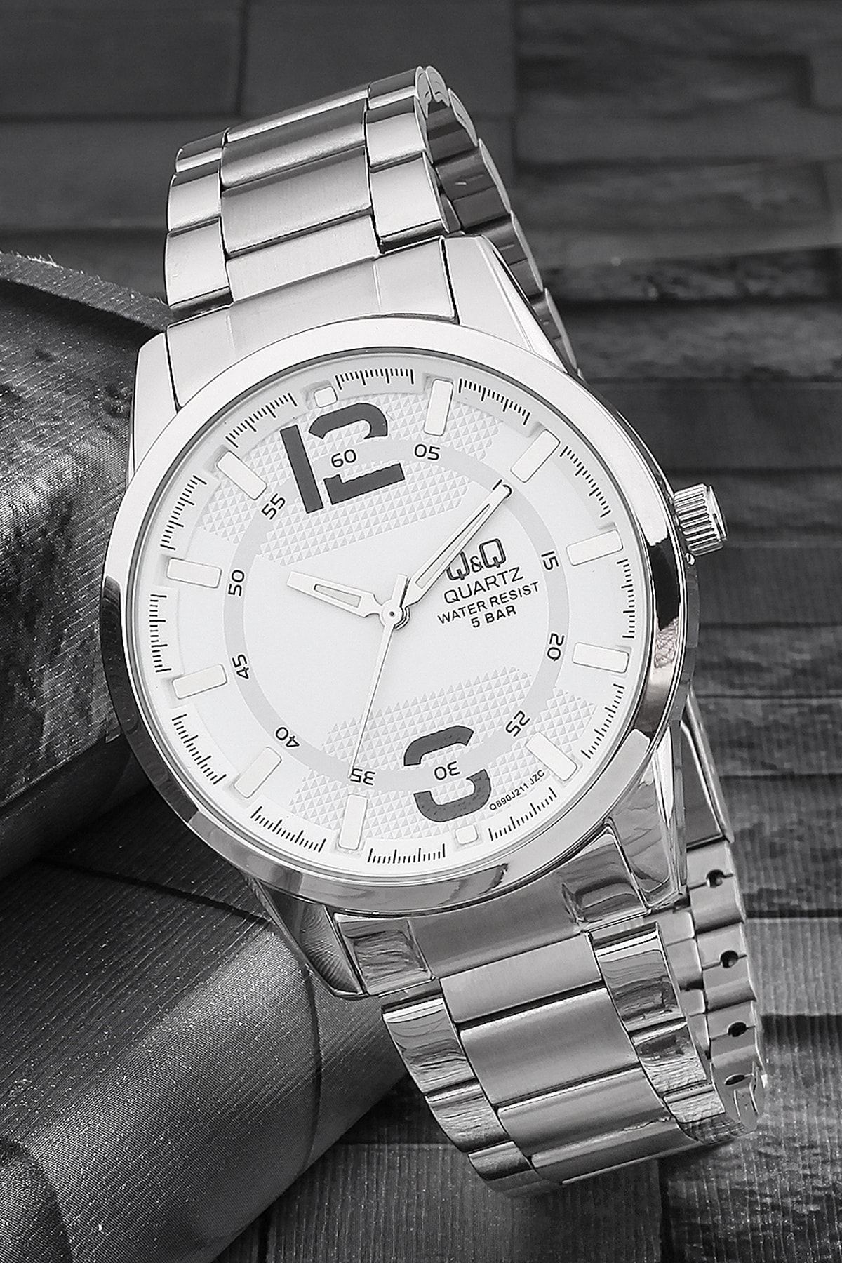 Q&Q-3g392 Men's Wristwatch 1