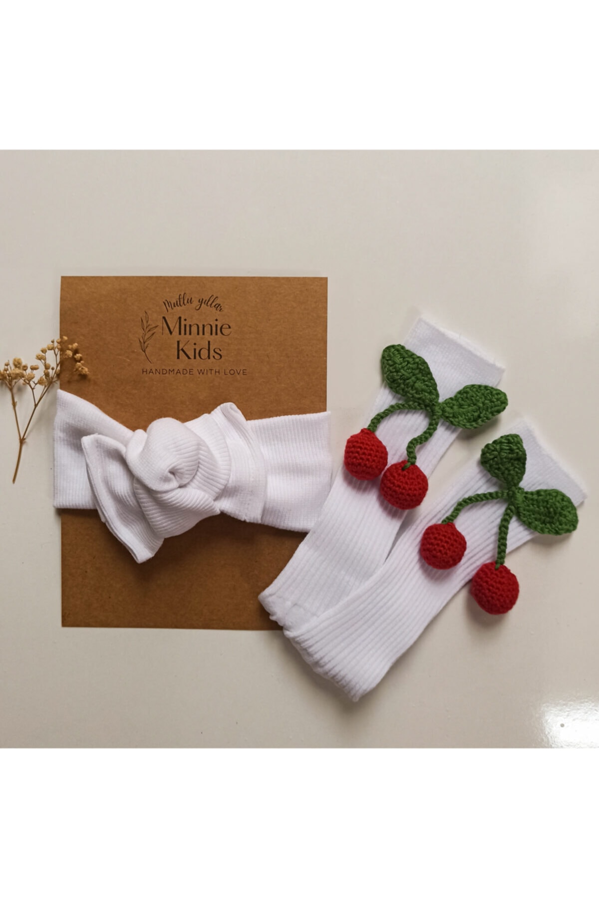 White Rib Bandana And Cherry White Knee-High Socks