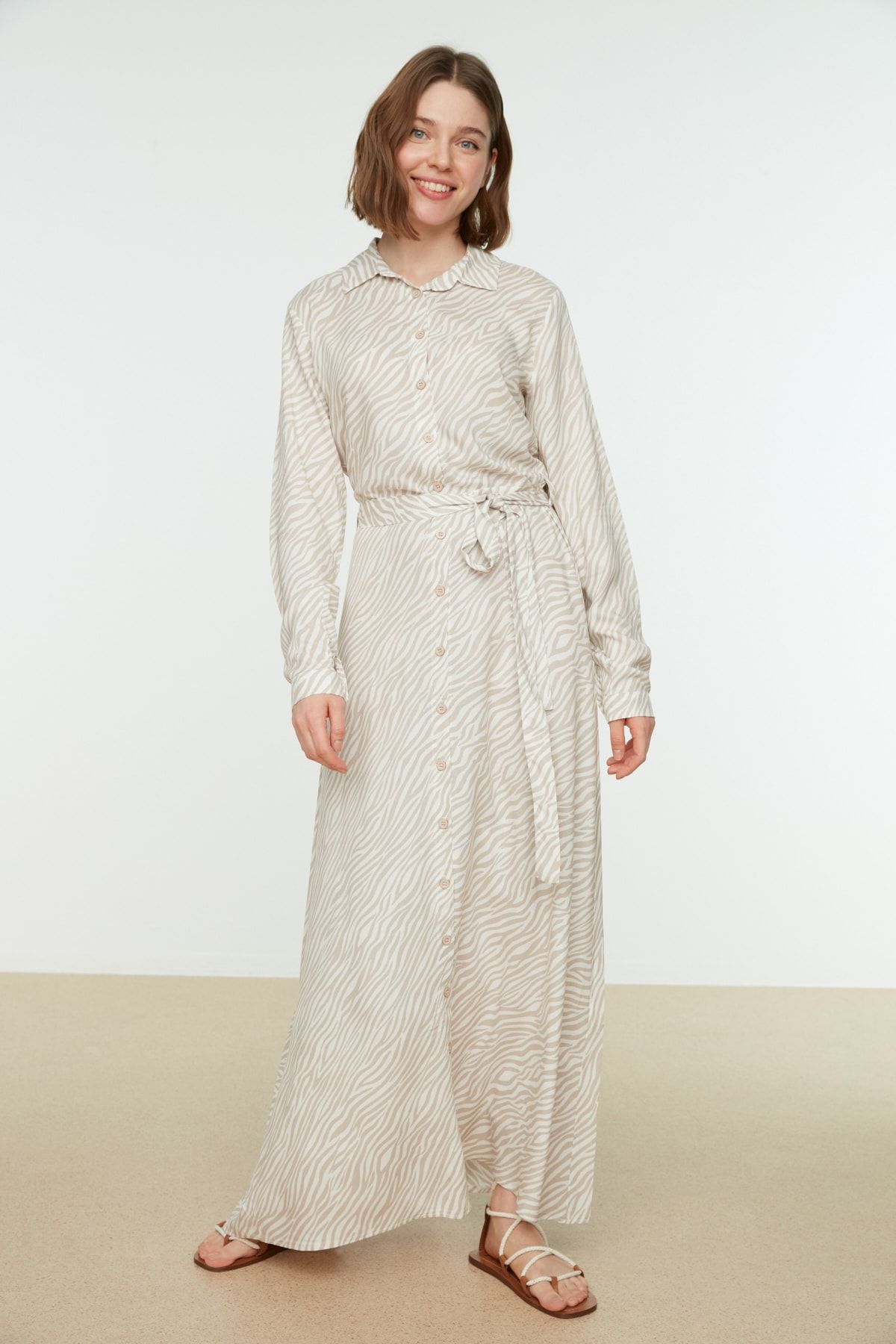 Trendyol Modest-Wzorzysta taupe z paskiem i wiskozową koszulową sukienką TCTSS22EB0012 3