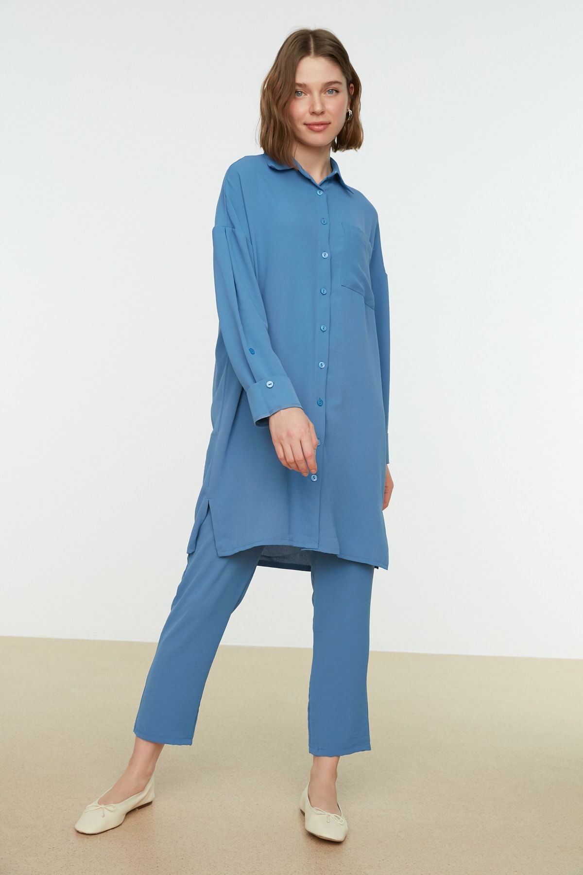 Trendyol Modest Indigo Kolları Düğme Detaylı Gömlek-Pantolon Dokuma Takım TCTSS21AU0239