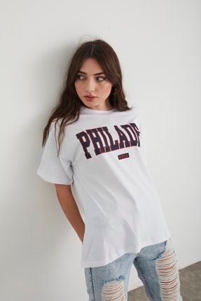 Kadın Beyaz Philadel Baskılı Oversize T-shirt 01TFL