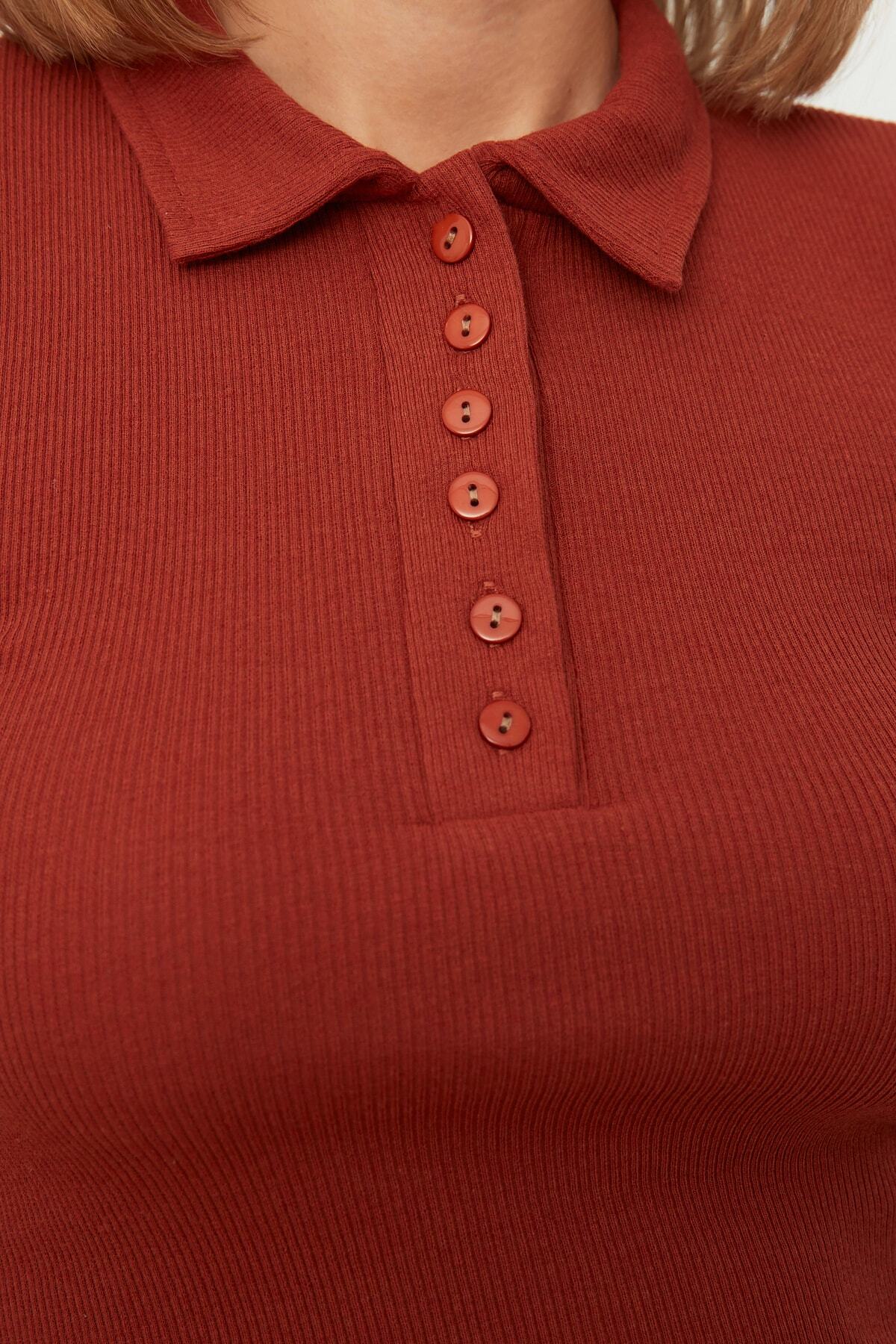 Trendyol Collection-Skořicový knoflík detailně vypasované polo s výstřihem, žebrovaná pružná pletená halenka TWOSS19FV0084 4