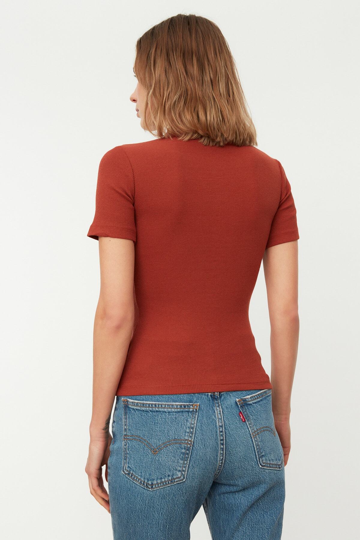 Trendyol Collection-Skořicový knoflík detailně vypasované polo s výstřihem, žebrovaná pružná pletená halenka TWOSS19FV0084 5