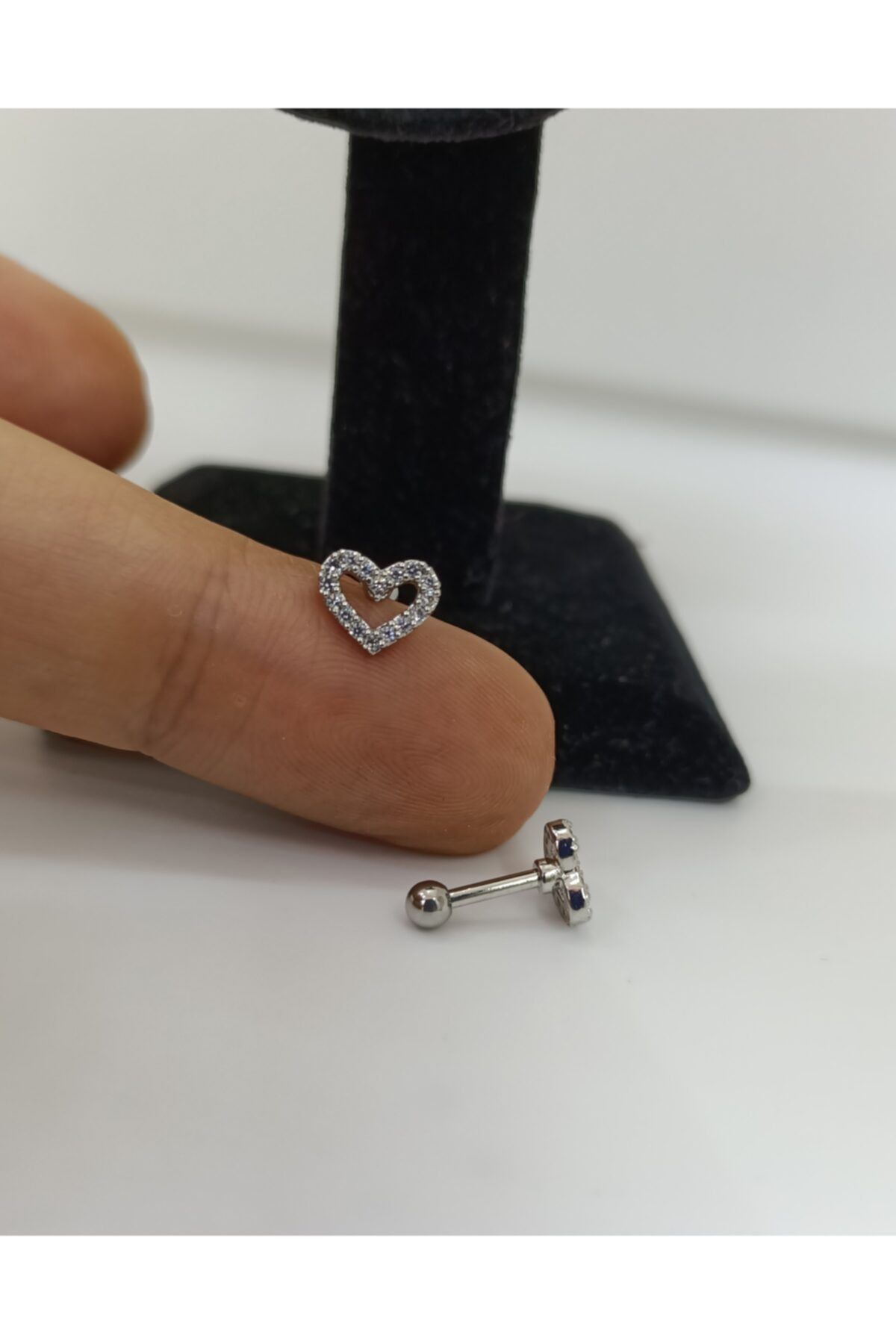 Gümüş Renk Kalp Tragus Kıkırdak lobe uyumlu  Piercing
