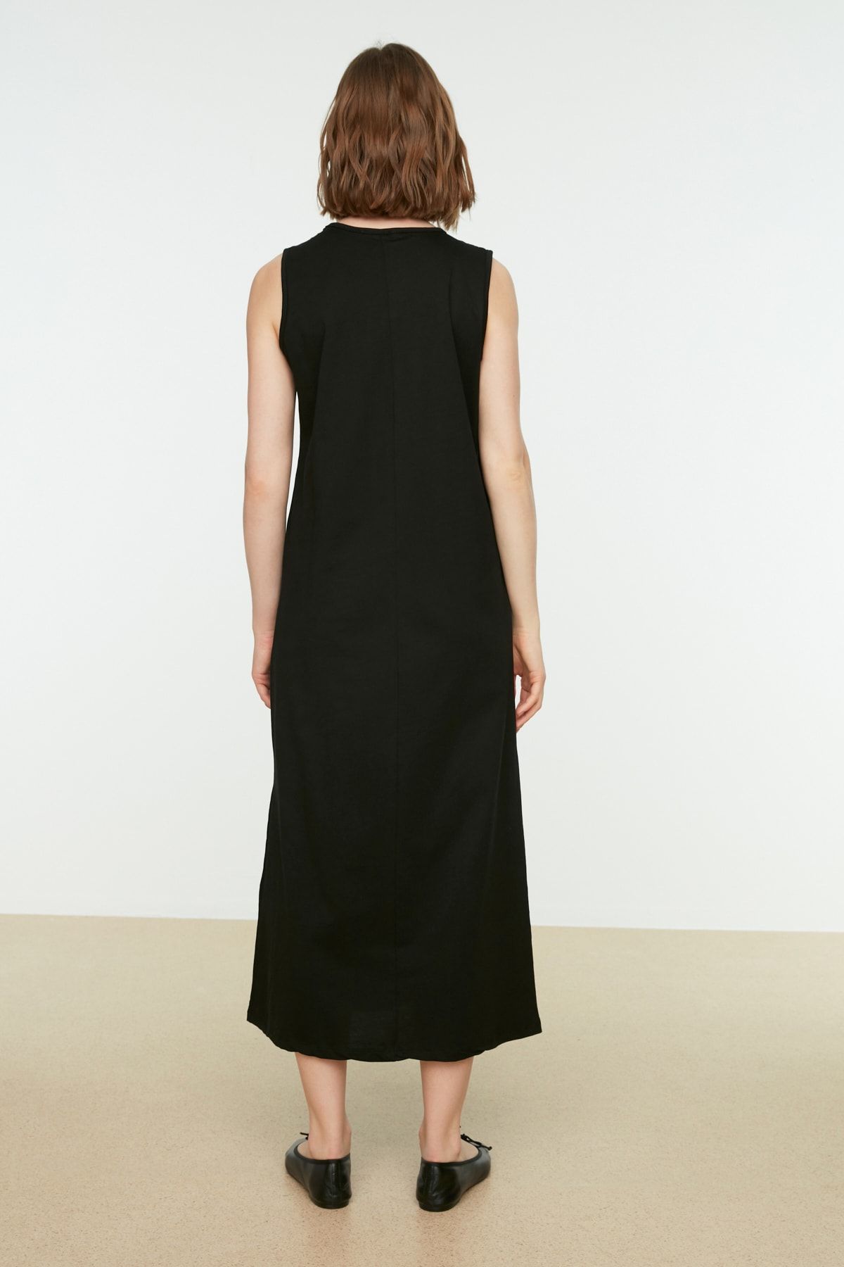Trendyol Modest-Schwarzes, ärmelloses, lang gefüttertes Unterwäsche-Kleid TCTSS21UK0034 5