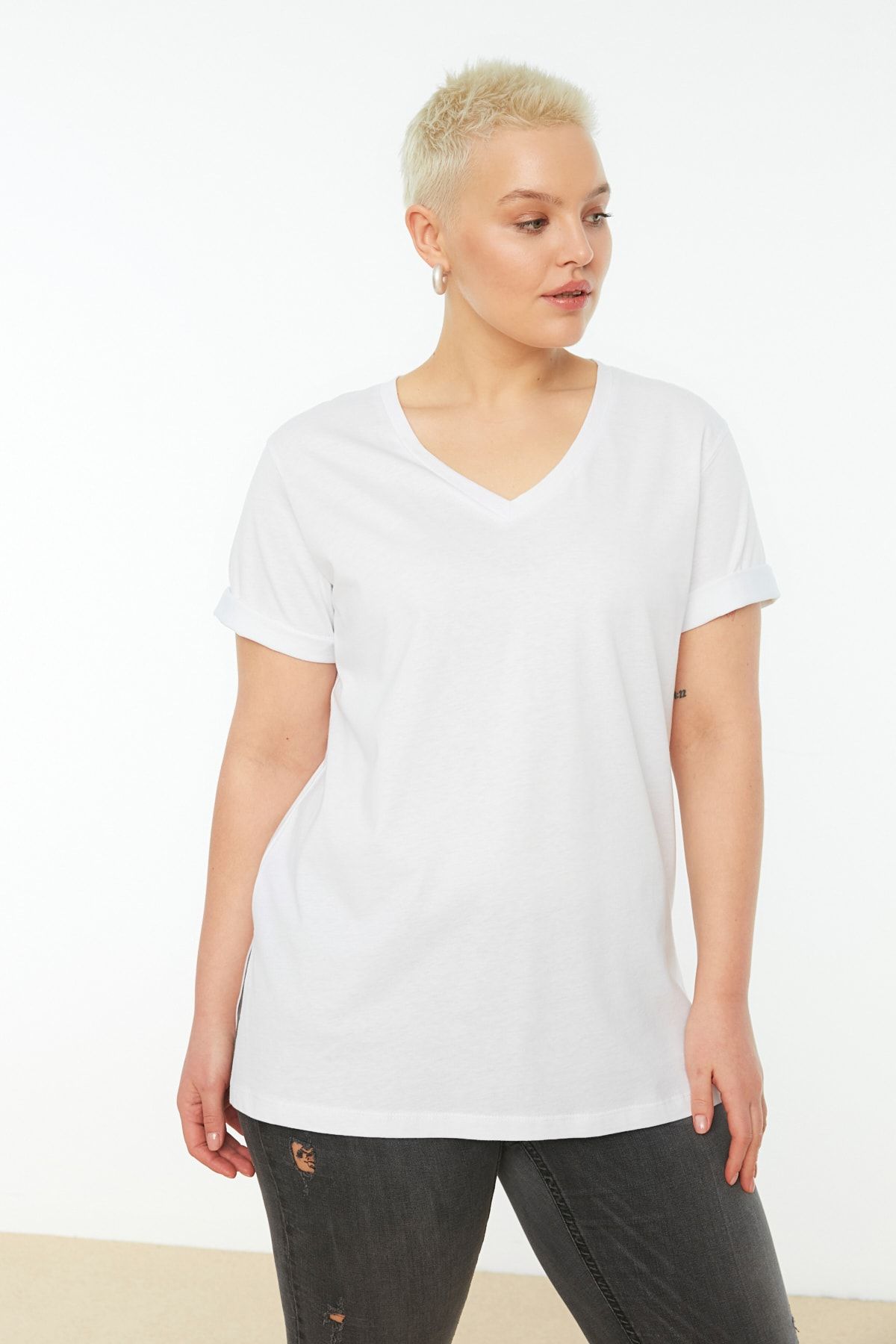Trendyol Curve Große Größen in T-Shirt Weiß Relaxed Fit Fast ausverkauft FN10212