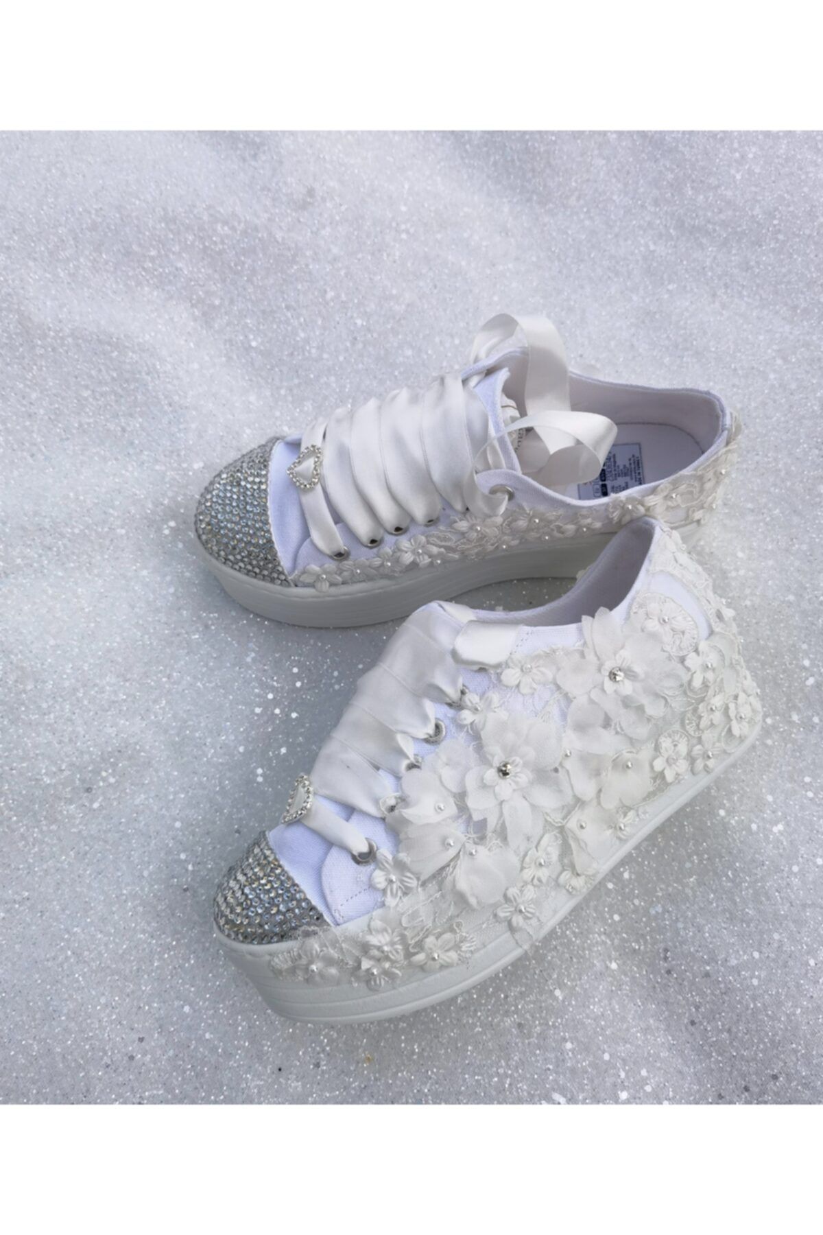Ayakkabı Tutkusu Stilo Pantofi De Mireasa Cu Aplicatii Albe Tridimensionale Si Pietre De Cristal 6cm Femeie - 38