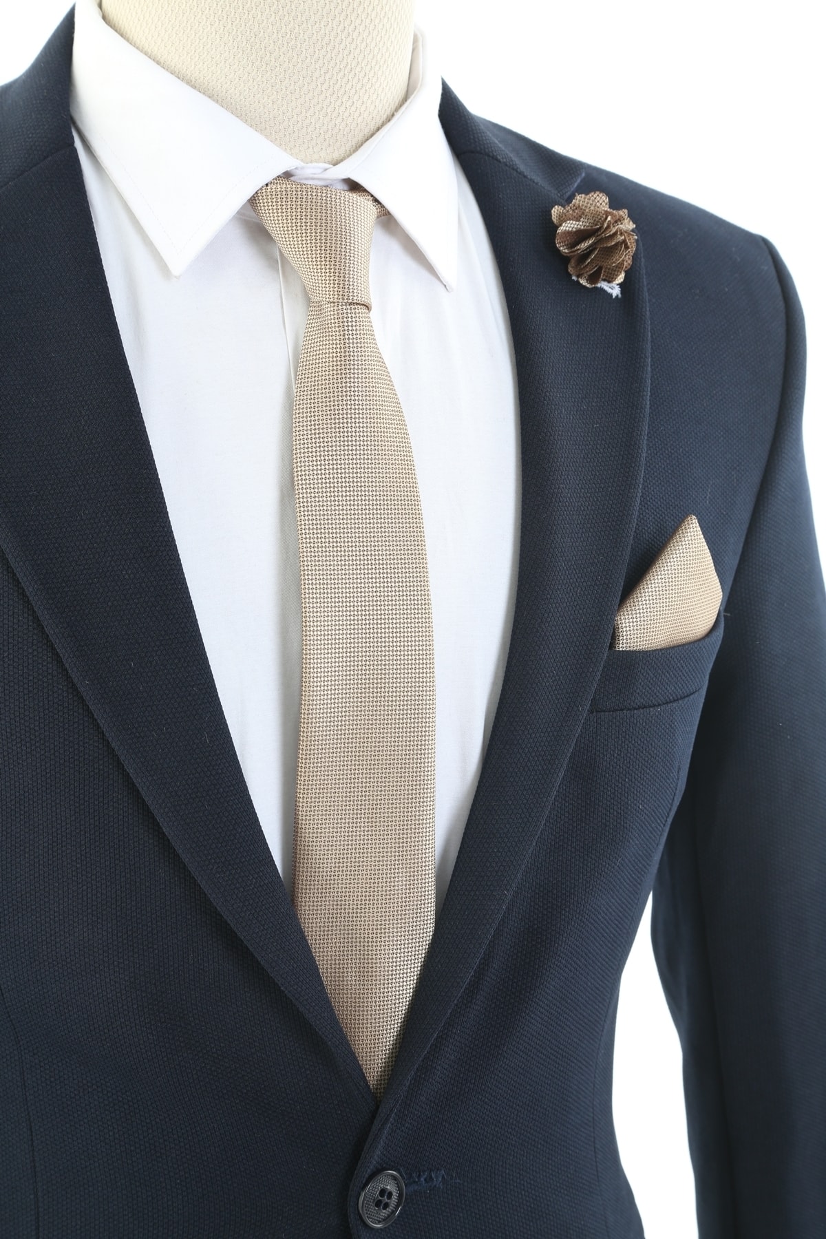  کراوات بژ، مربع جیبی و ست بوتونیر