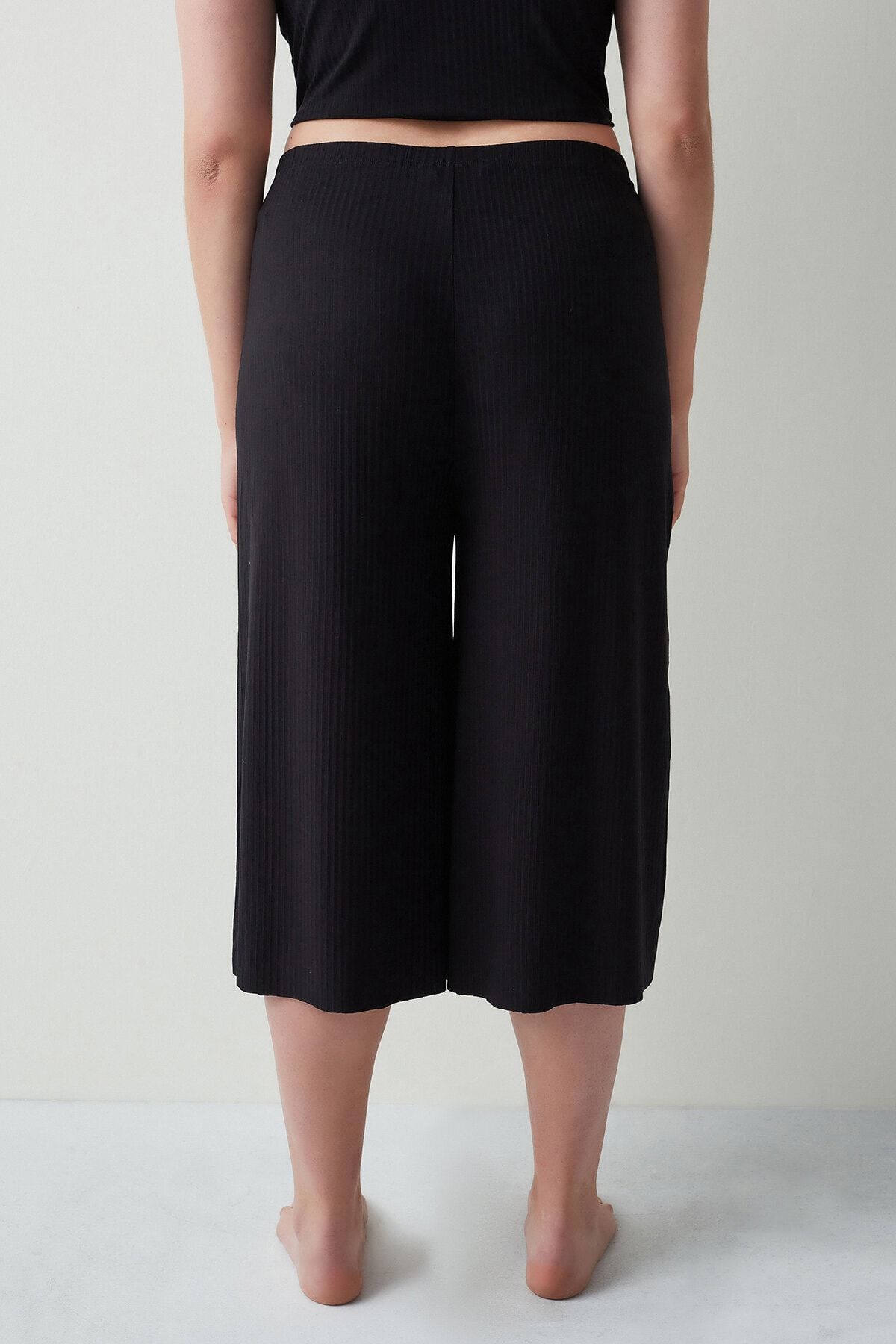 Calça pantacourt preta cea cheap