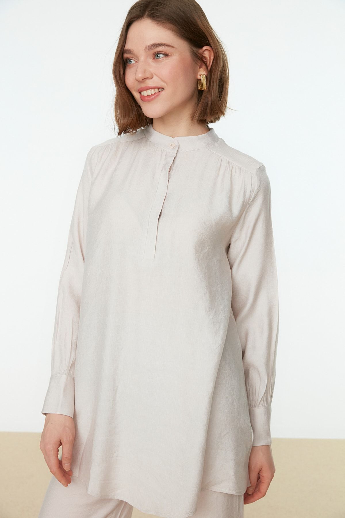 Trendyol Modest-كريم نصف مخفي بلاكيت الكتف مفصلة سترة السراويل المنسوجة مجموعة TCTSS22US0098 2