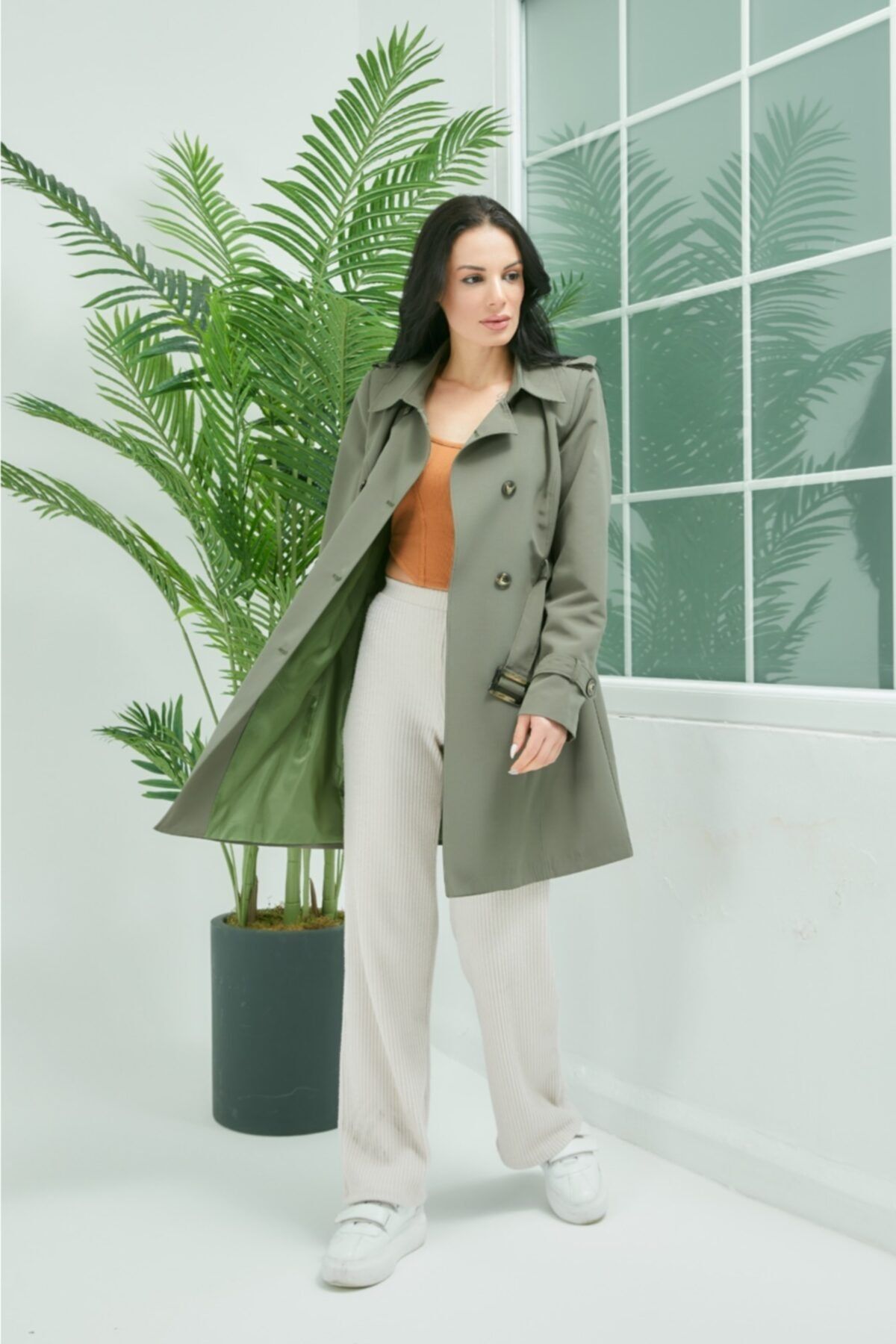 complete the look image
