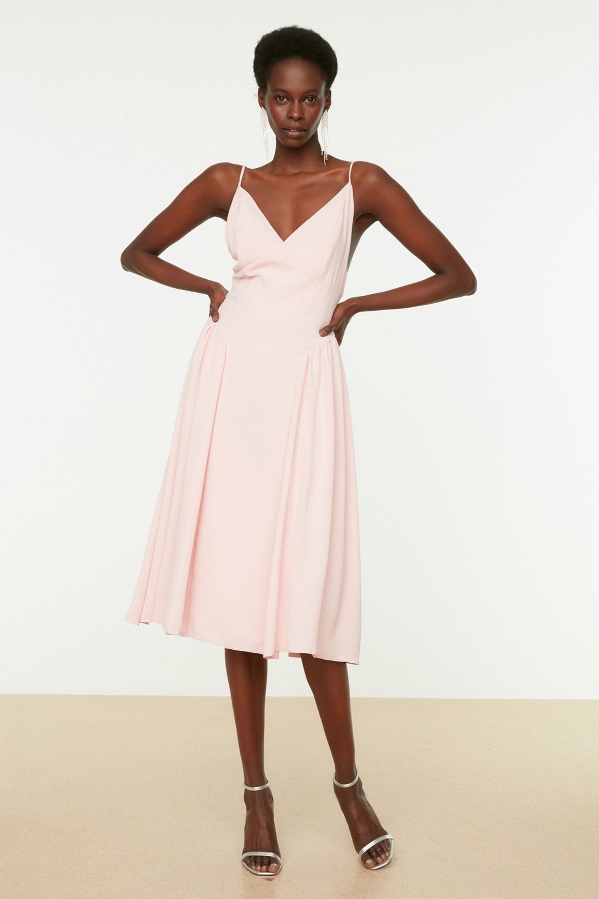 Trendyol Collection Elegant Evening Dress with Powder Gather