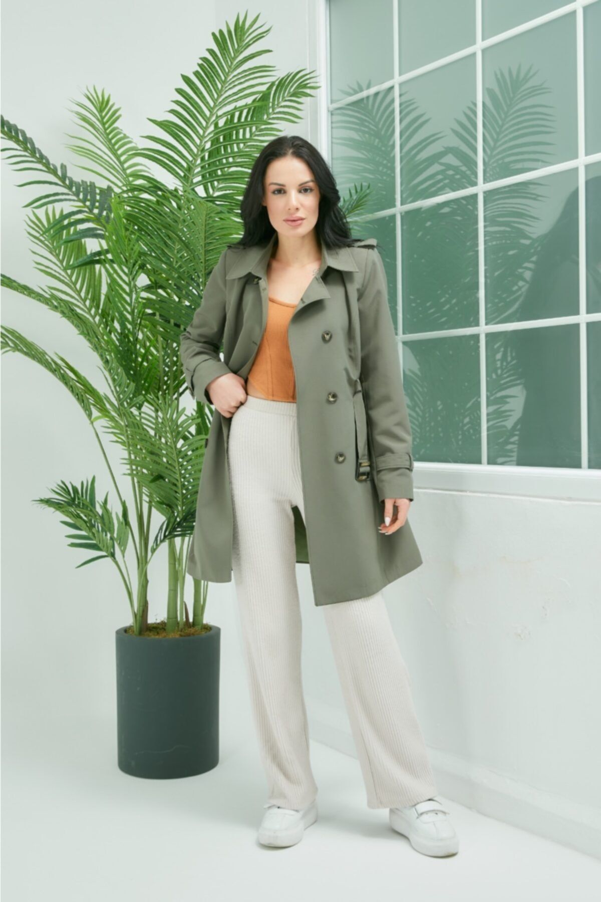 Wazze-Bar Button Closure Trench Coat 3
