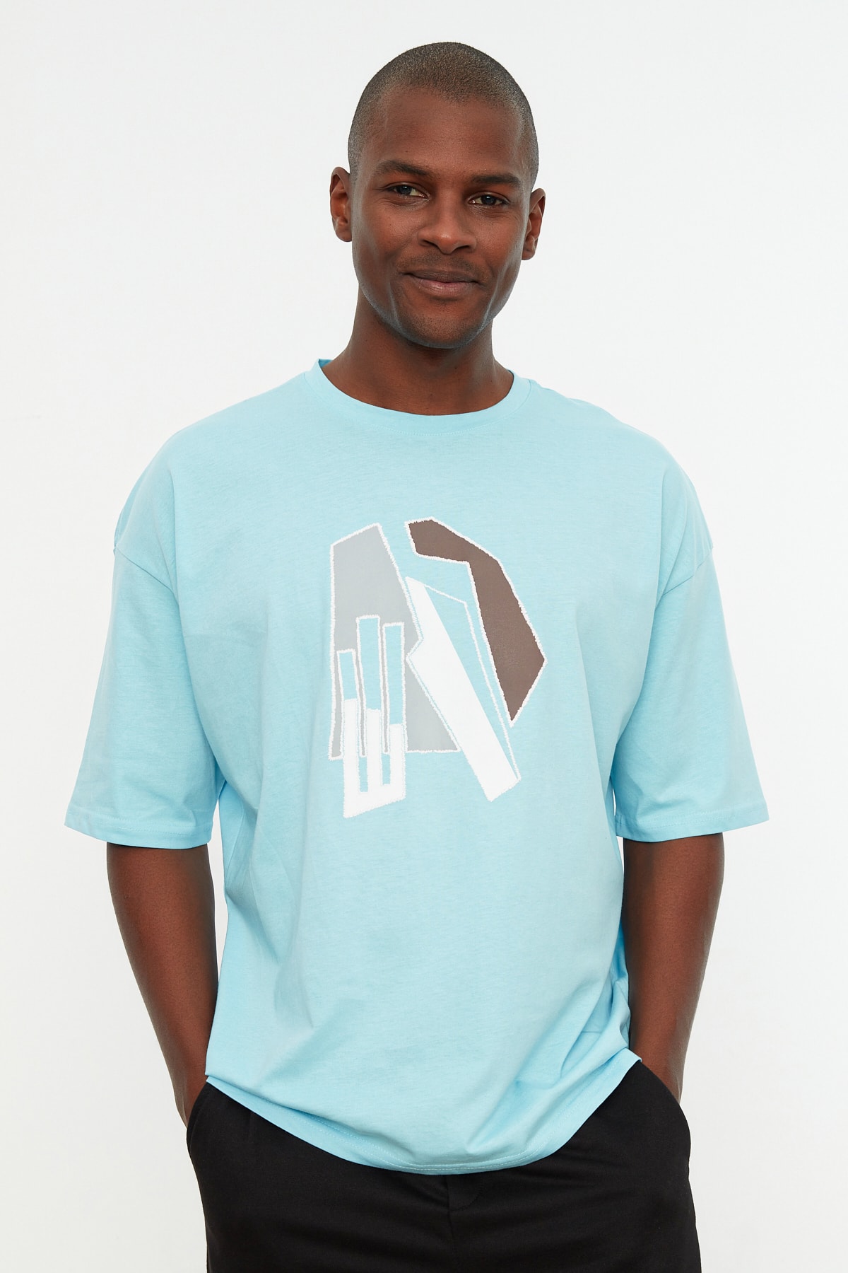 Trendyol Collection T-Shirt Blau Oversized Fast ausverkauft