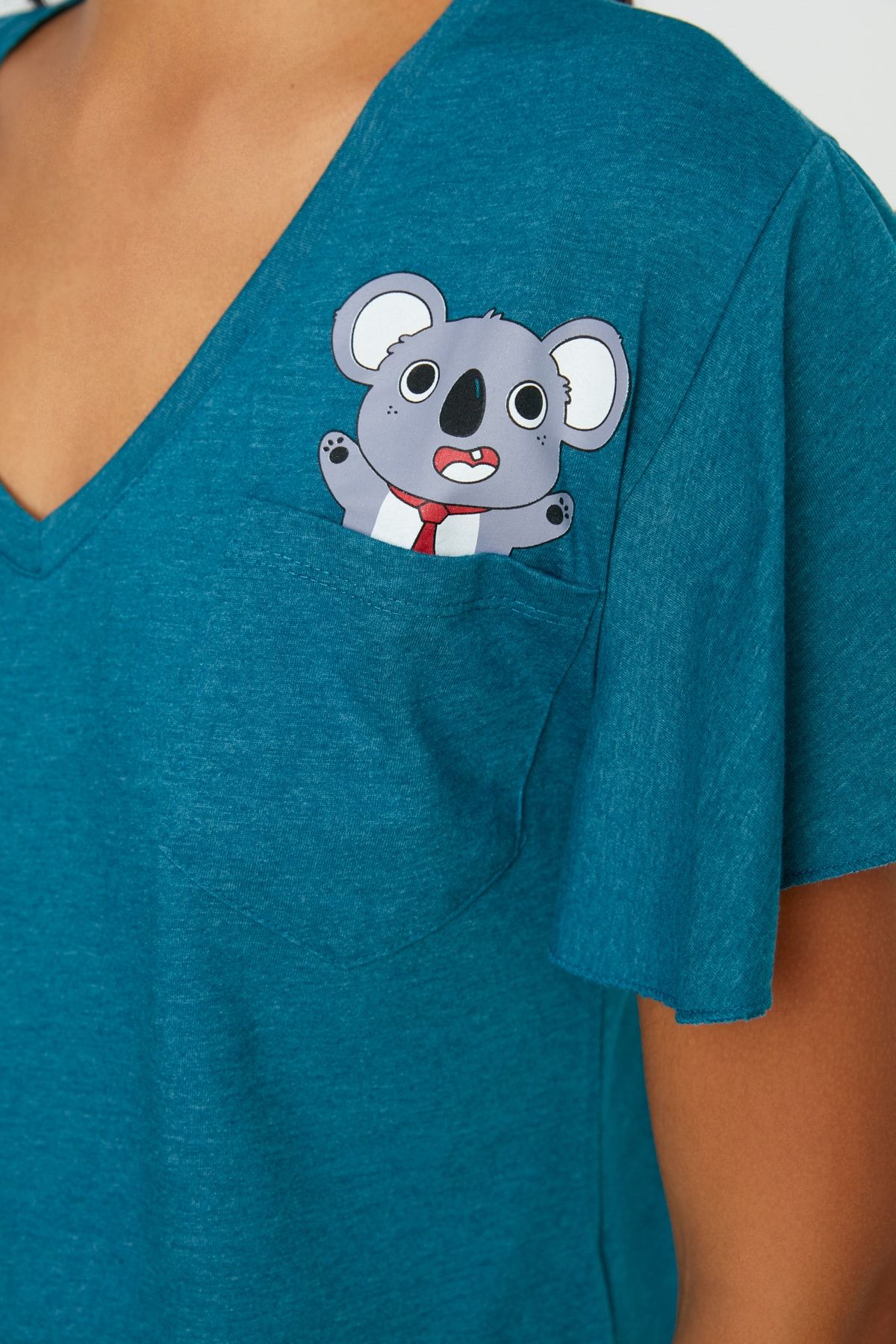 Trendyol Collection-Petrolfarbenes Pyjama-Set aus Baumwolle mit Koala-Print und Ärmeln sowie Schwungrad-Details THMSS20PT0172 13