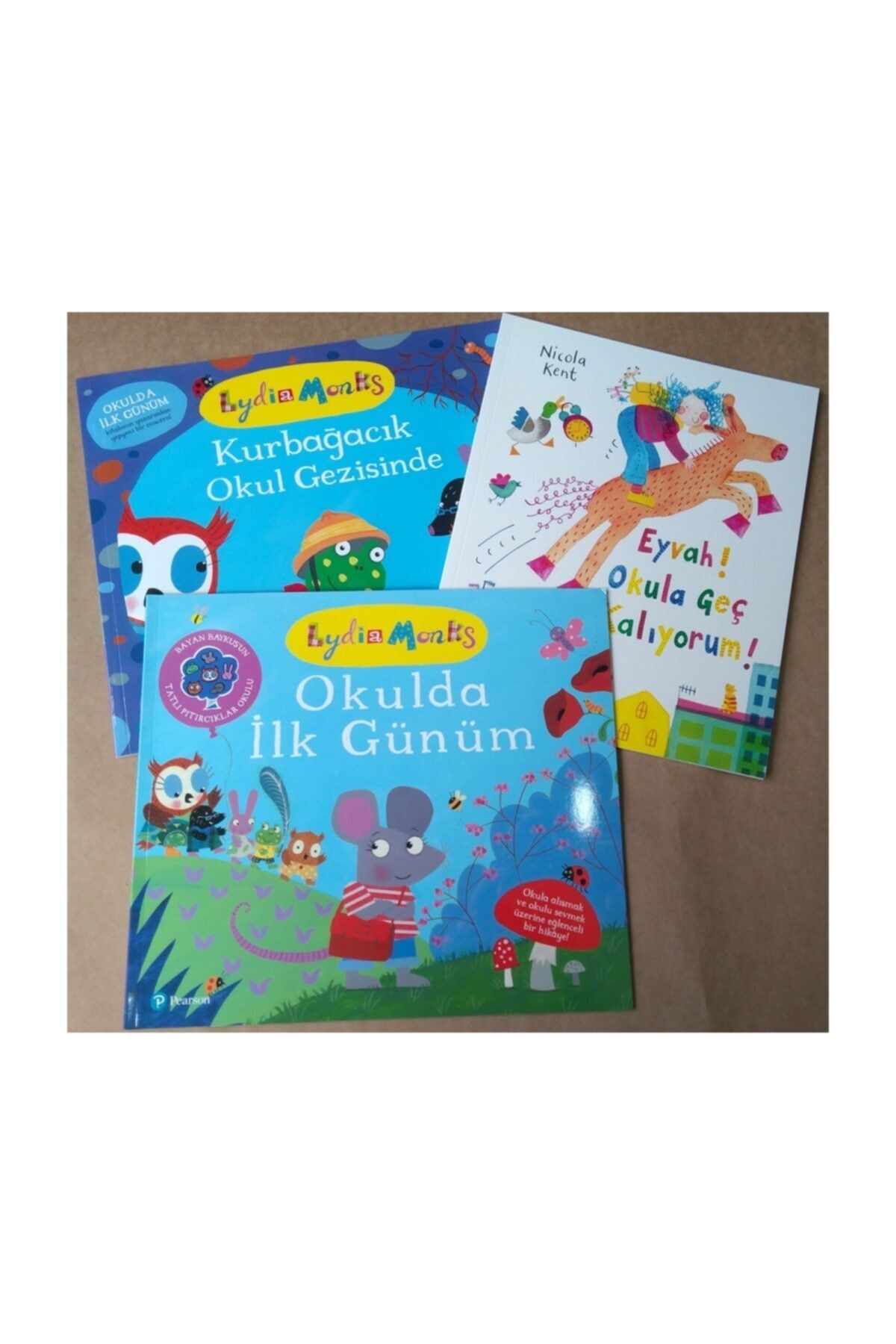 Pearson Cocuk Kitaplari Okulda Ilk Gunum Kurbagacik Okul Gezisinde Eyvah Okula Gec Kaliyorum 3 Kitap Trendyol
