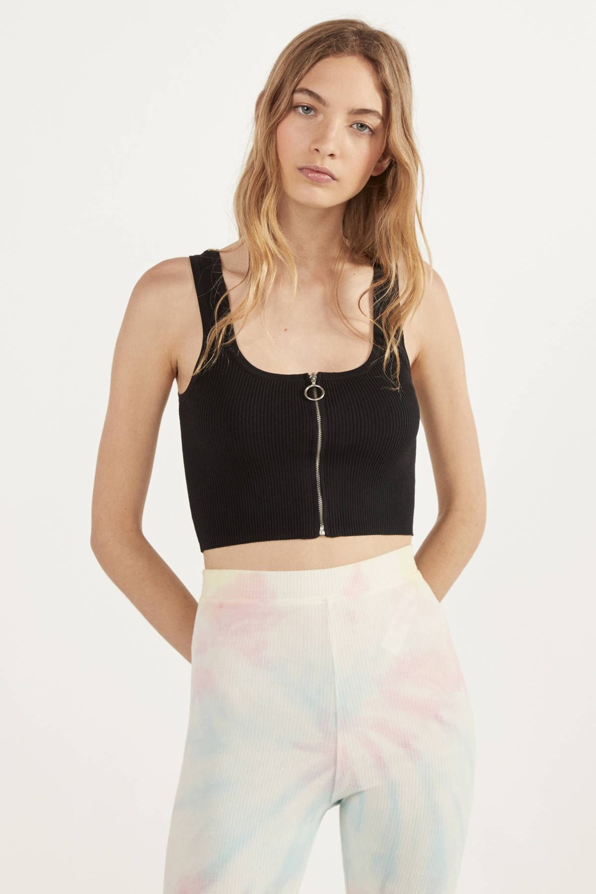 Bershka Kadin Siyah Fermuarli Crop Top 03081623 Trendyol