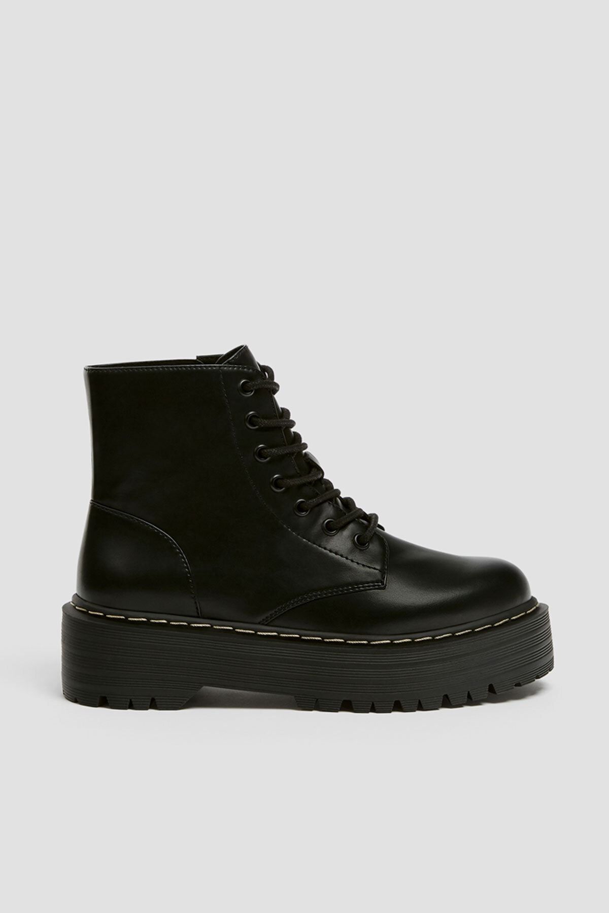 pull bear kadin siyah siyah platform