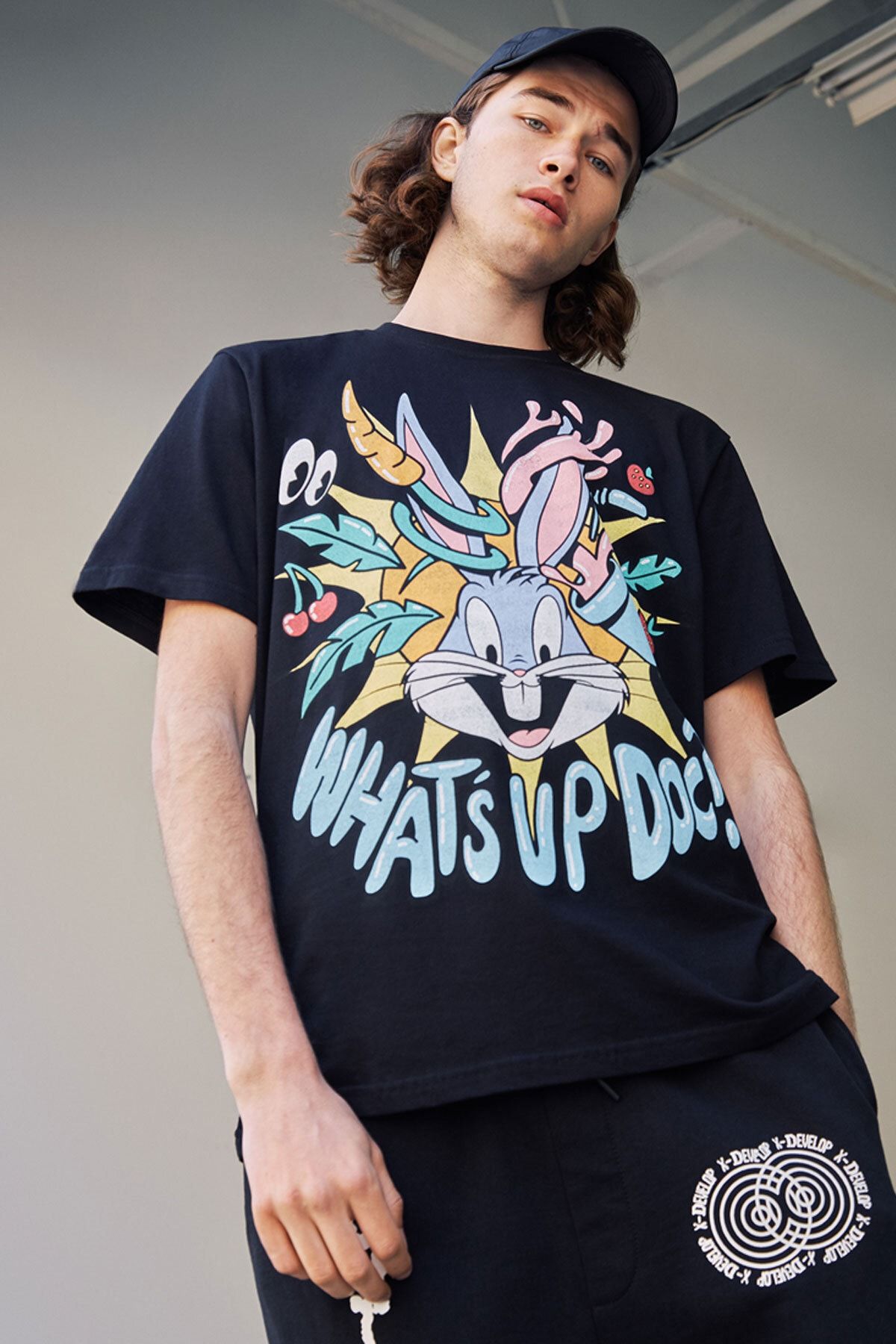 Pull Bear Erkek Siyah Bugs Bunny What S Up Doc Yazili T Shirt 05234595 Trendyol