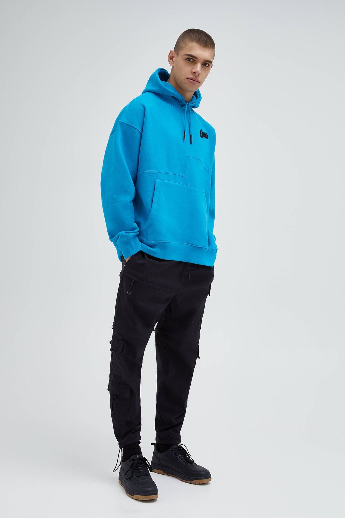 pull bear erkek yogun mavi yamali premium kapusonlu sweatshirt 09594511 fiyati yorumlari trendyol