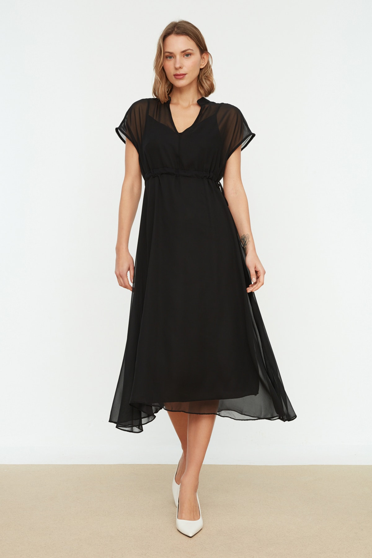 Trendyol Collection Kleid Schwarz A-Linie Fast ausverkauft