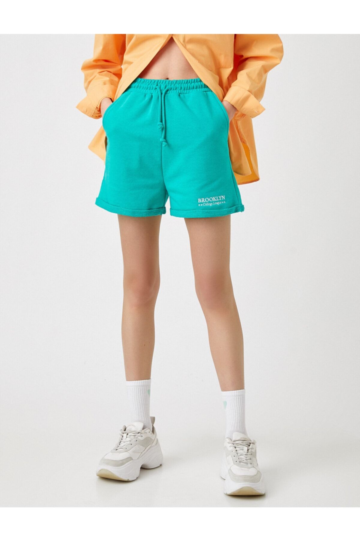 Koton Shorts Grün Mittlerer Bund