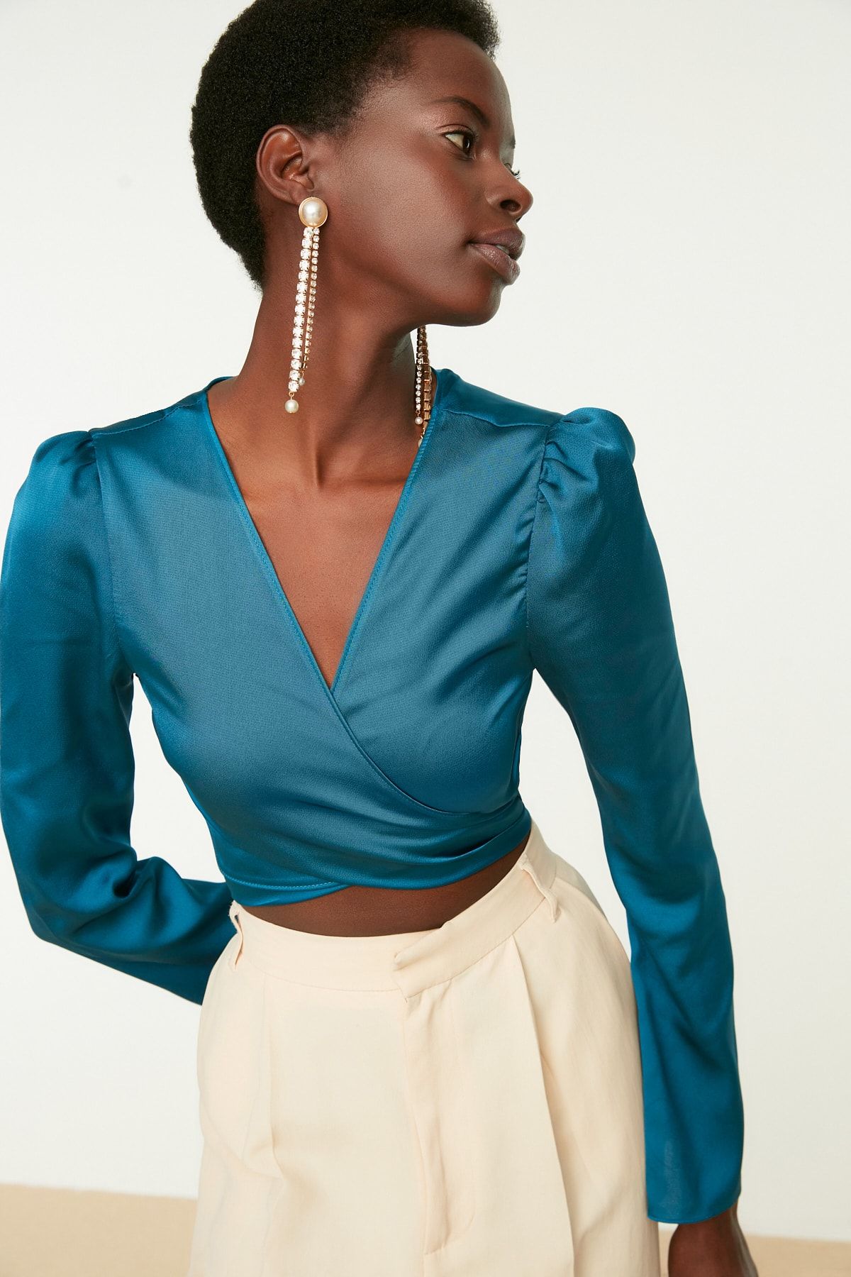 bluza-saten-na-vezanje