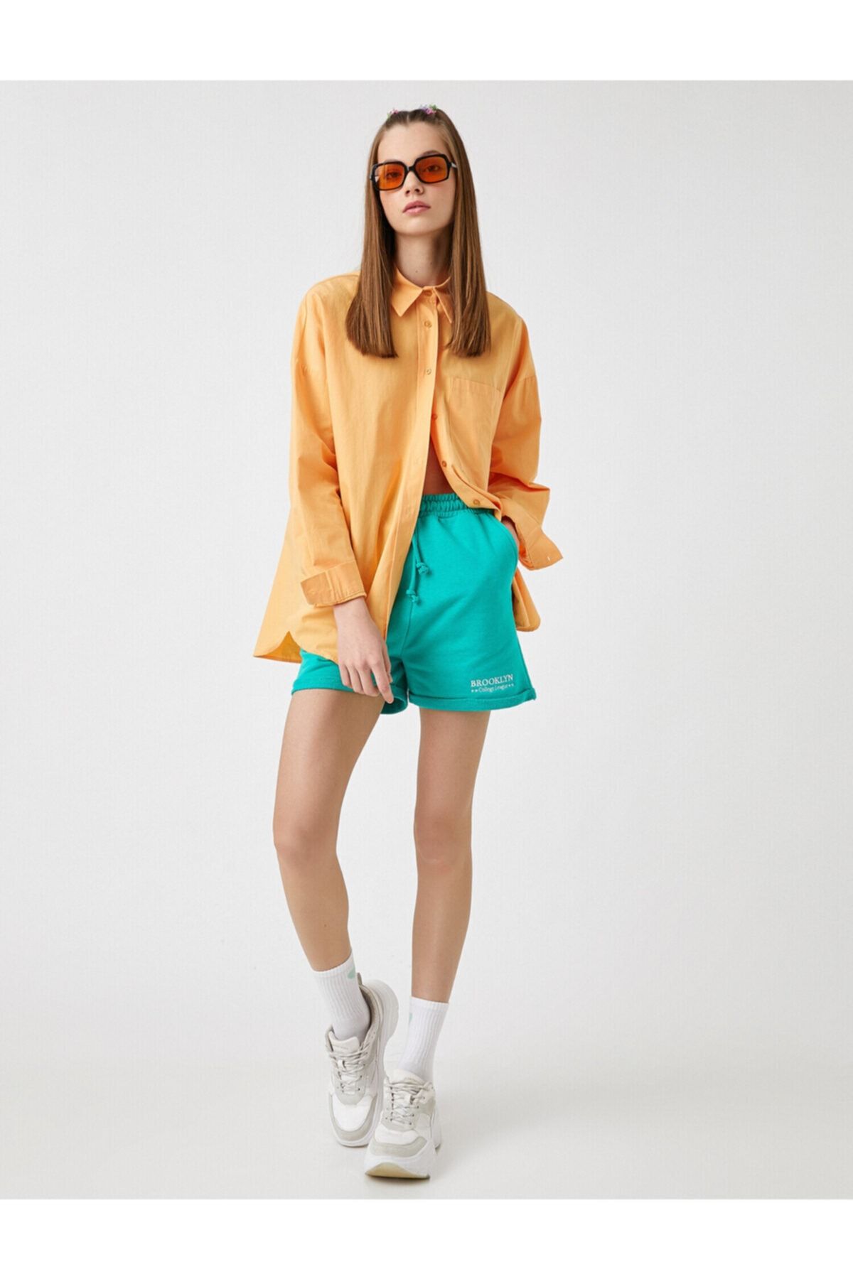 Koton Shorts Grün Mittlerer Bund